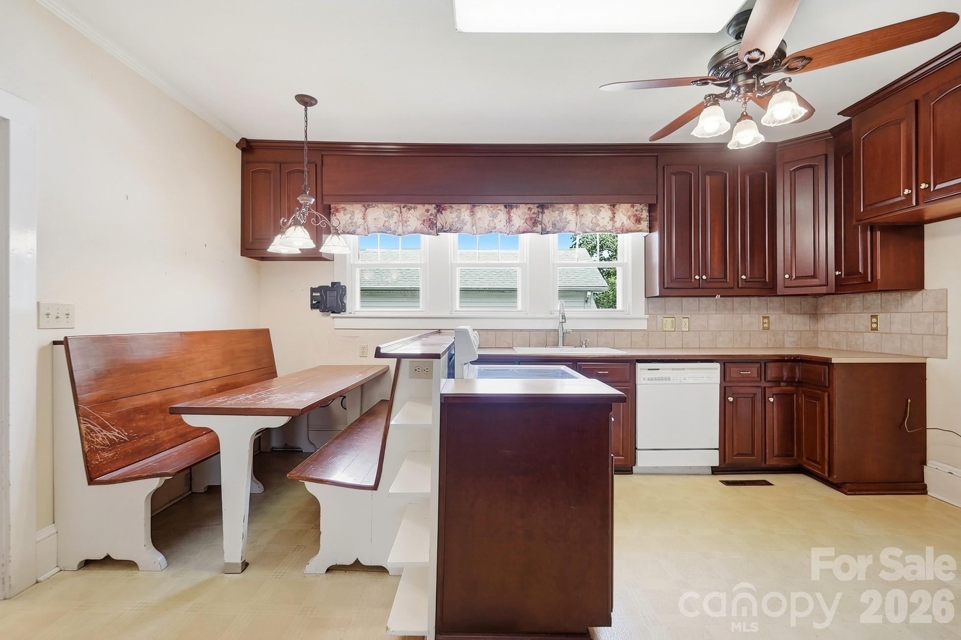 302 N Ridge Avenue Property Photo 12