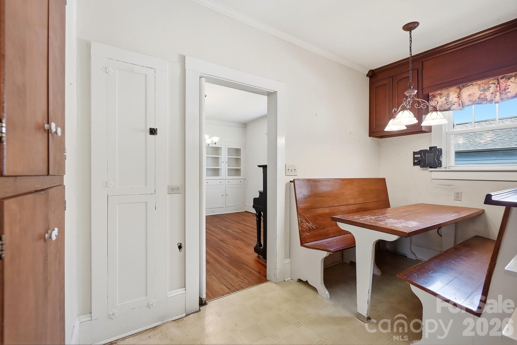 302 N Ridge Avenue Property Photo 14