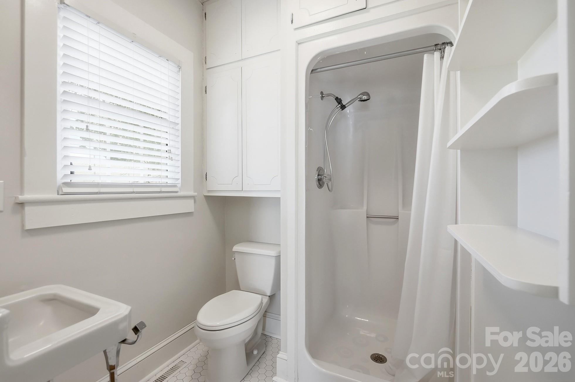 302 N Ridge Avenue Property Photo 22