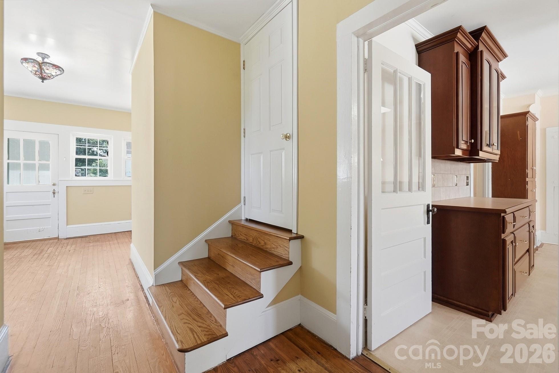 302 N Ridge Avenue Property Photo 32