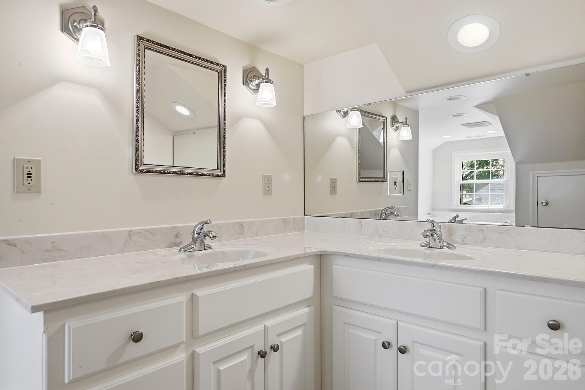 302 N Ridge Avenue Property Photo 38