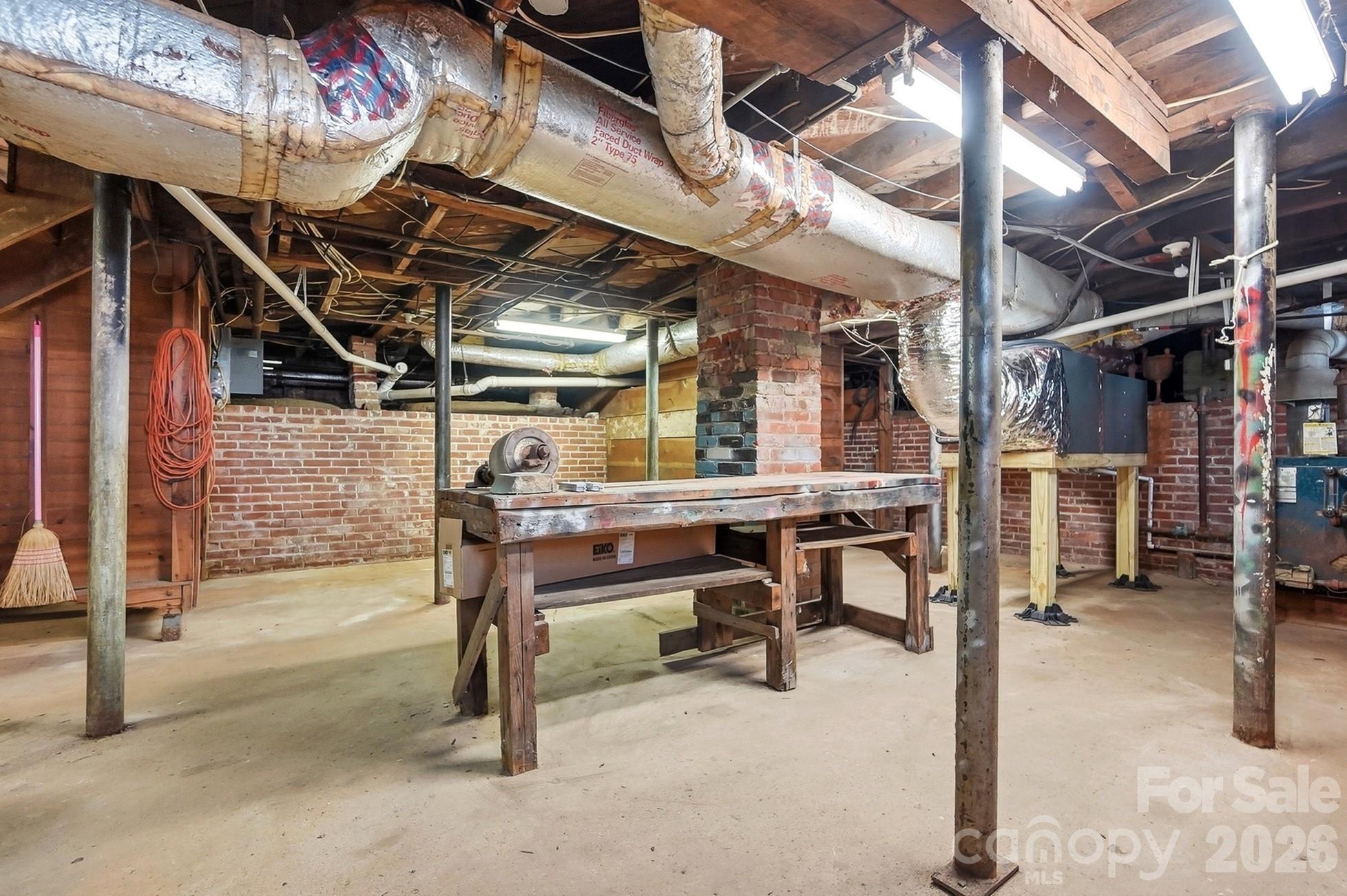 302 N Ridge Avenue Property Photo 41