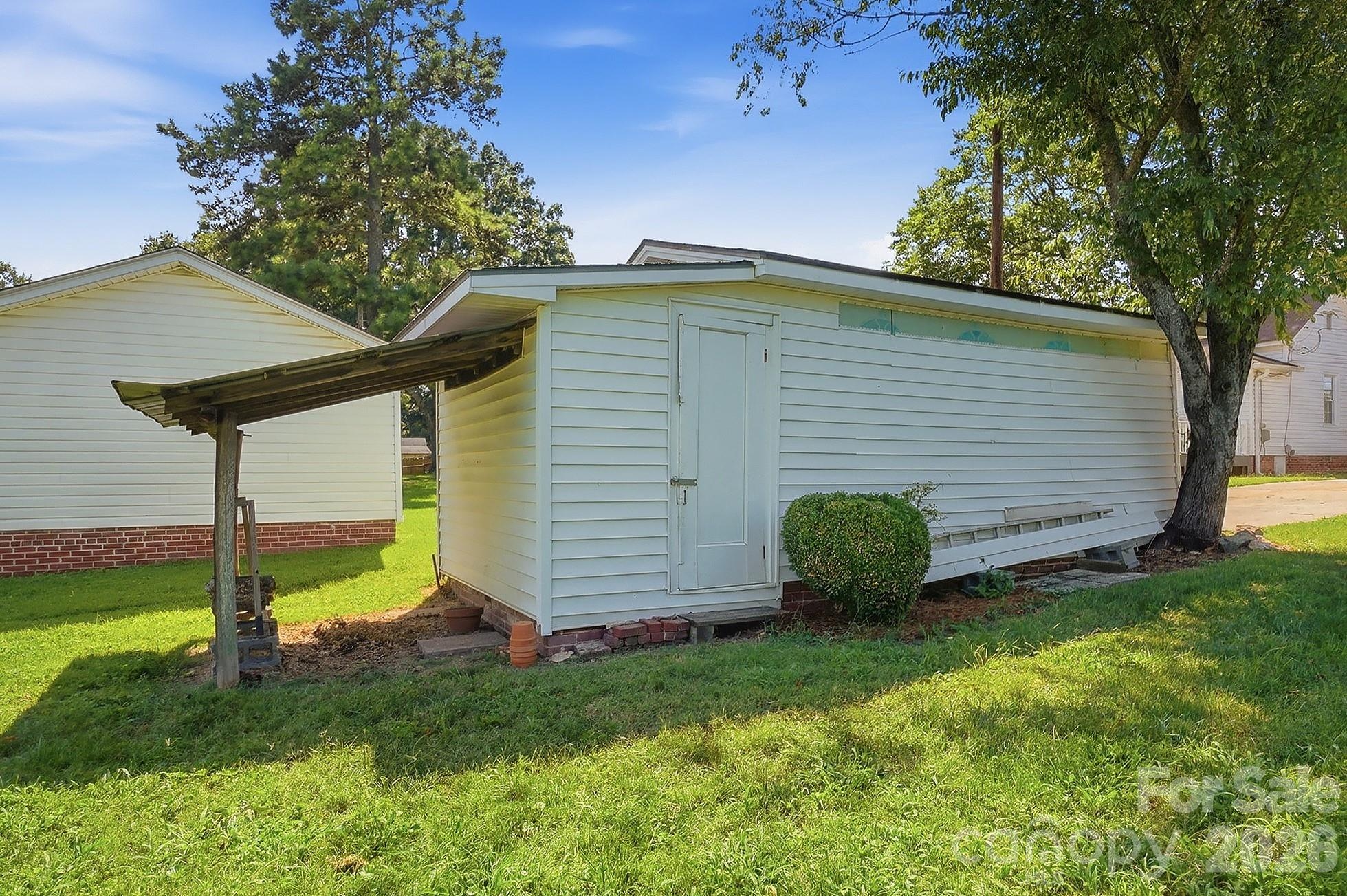 302 N Ridge Avenue Property Photo 44