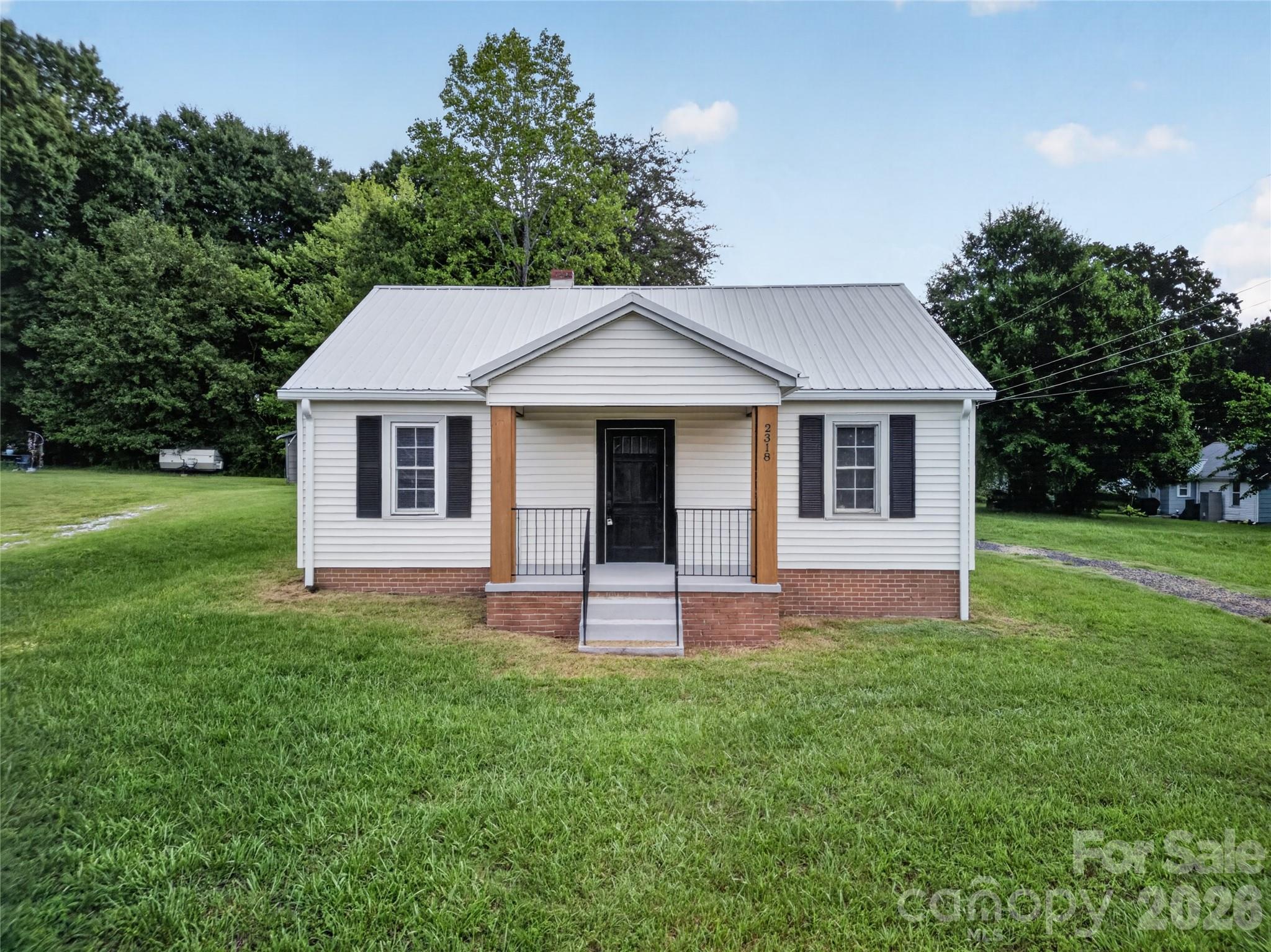 2318 32nd Street Property Photo 1
