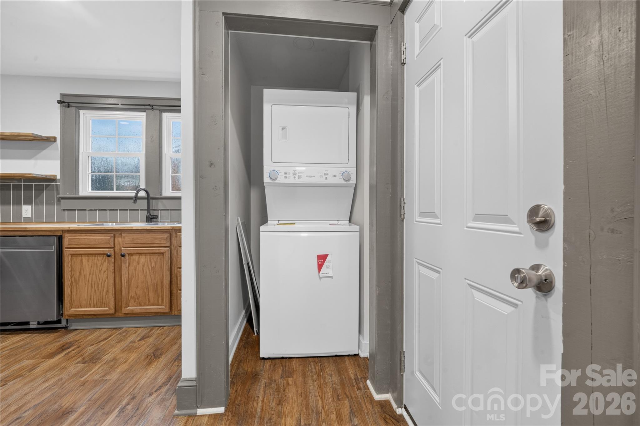 2318 32nd Street Property Photo 4