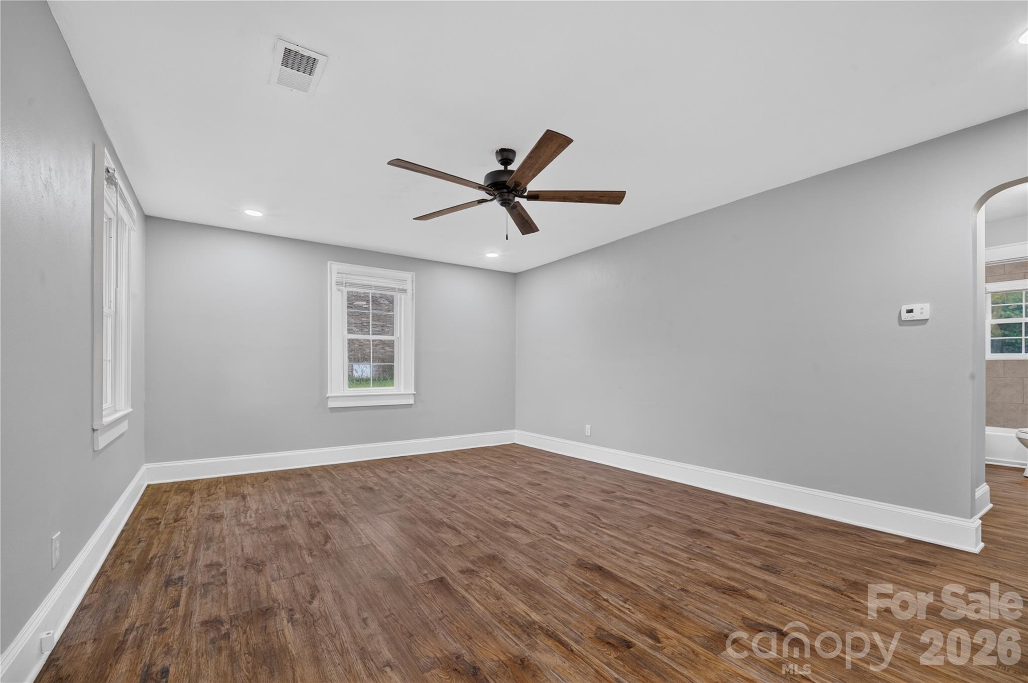 2318 32nd Street Property Photo 8