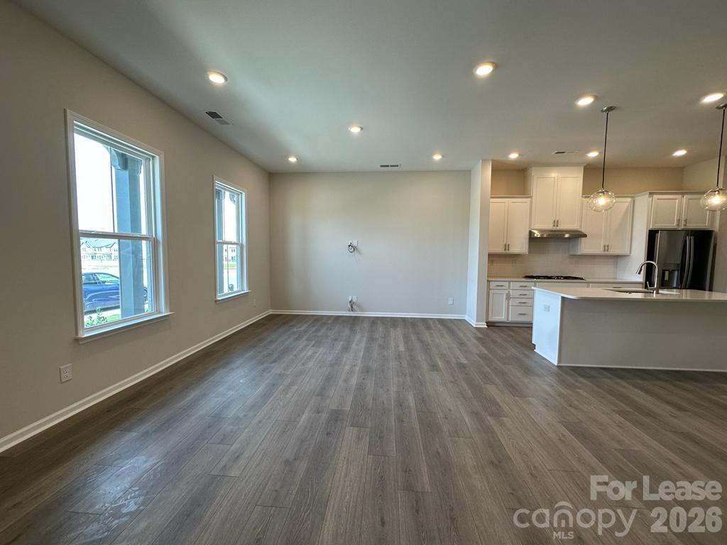 9233 Harwen Lane Property Photo 6
