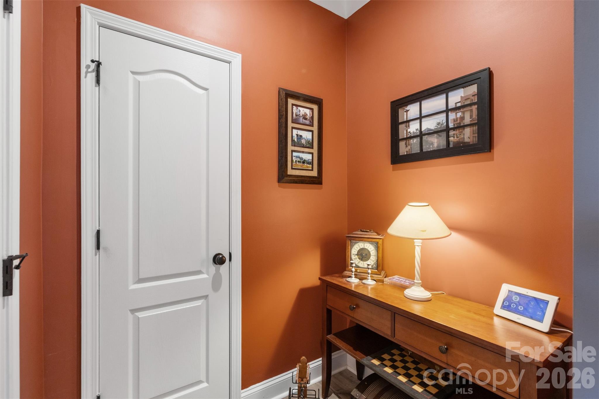 618 Hinterland Lane Property Photo 4