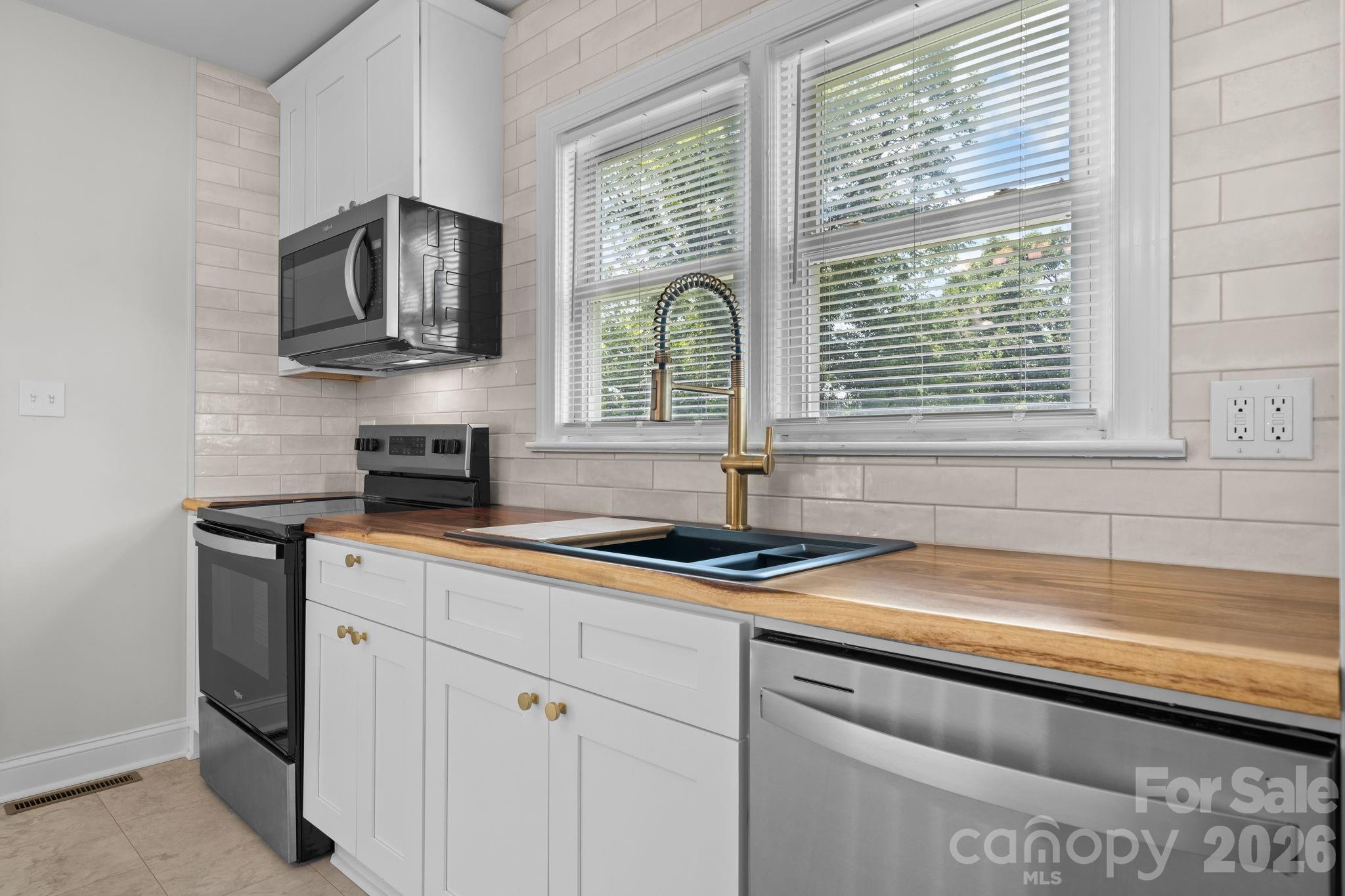 12 Ruth Avenue Property Photo 3