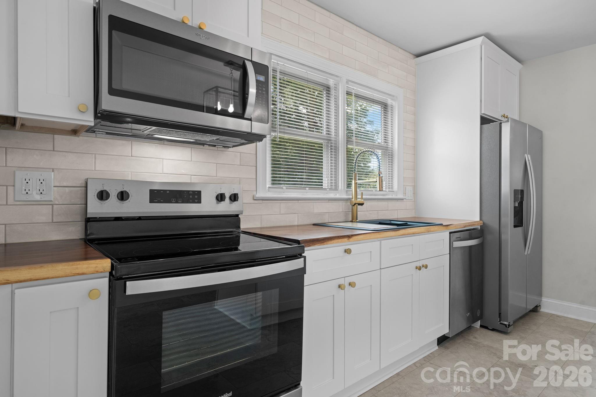 12 Ruth Avenue Property Photo 4