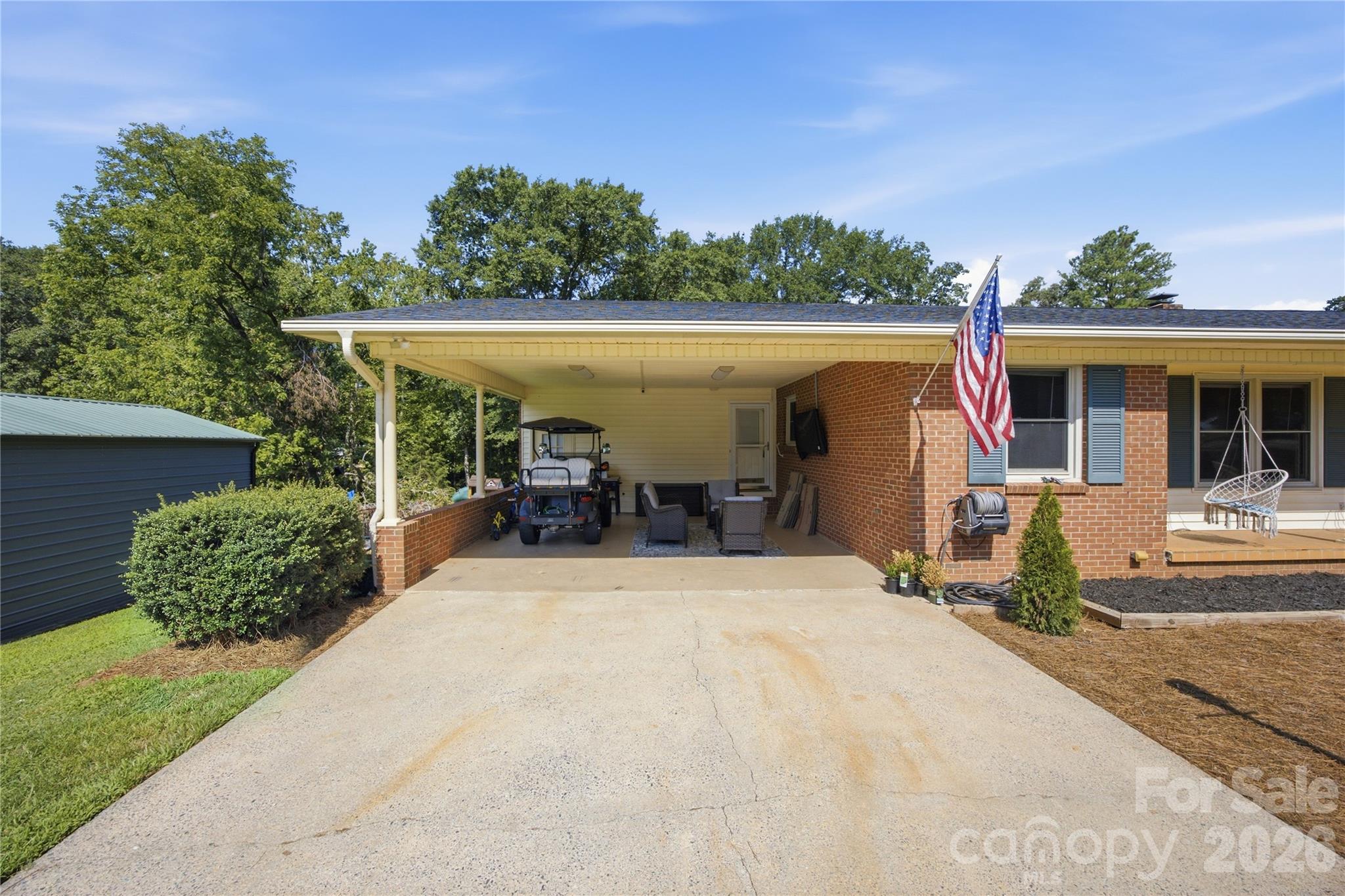 1002 Brookhaven Drive Property Photo 3
