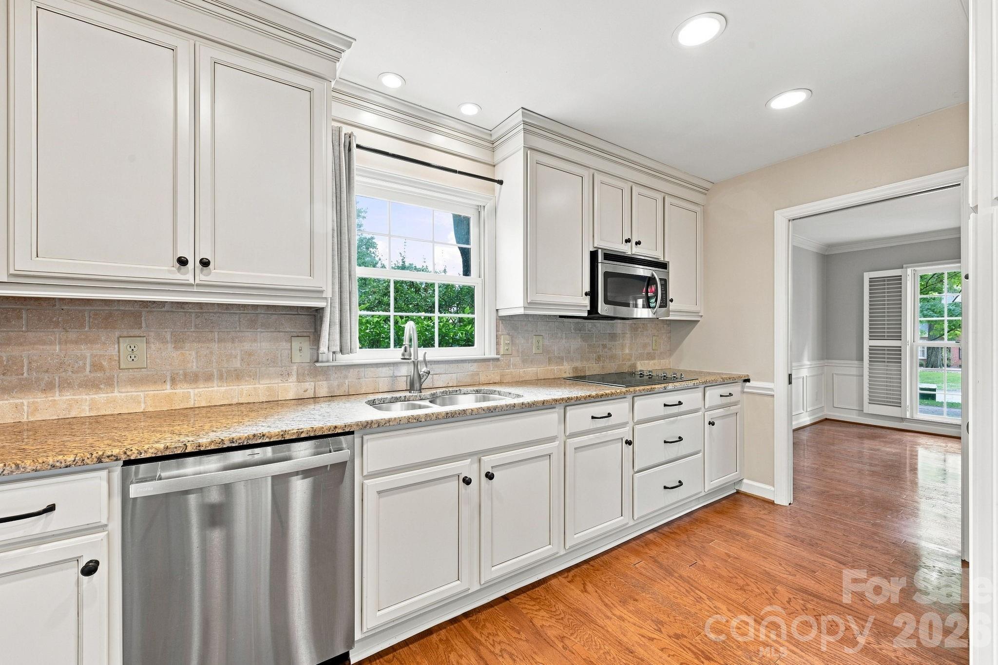 3528 Broadfield Road Property Photo 6