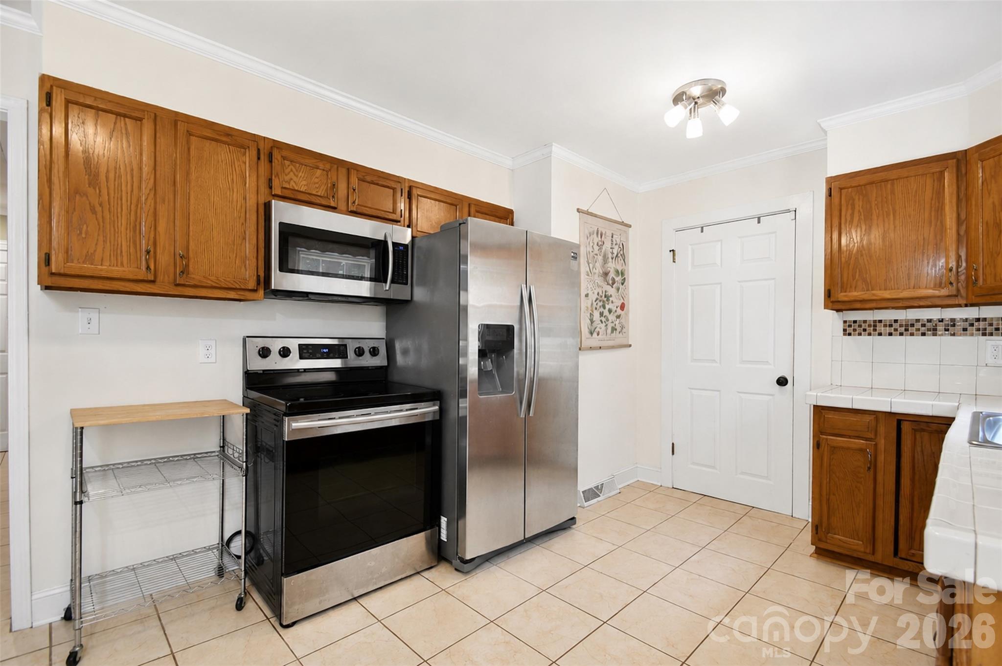 608 Pamela Street Property Photo 8