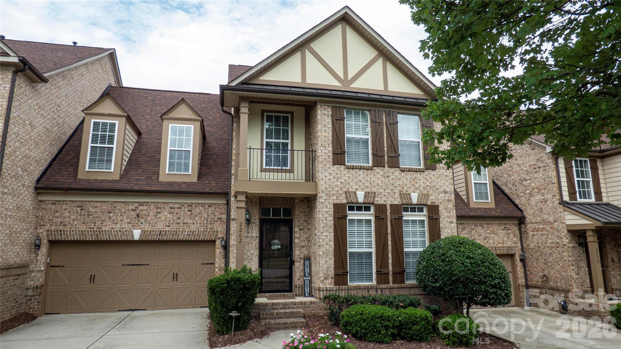 2262 NW Donnington Lane Property Photo 1