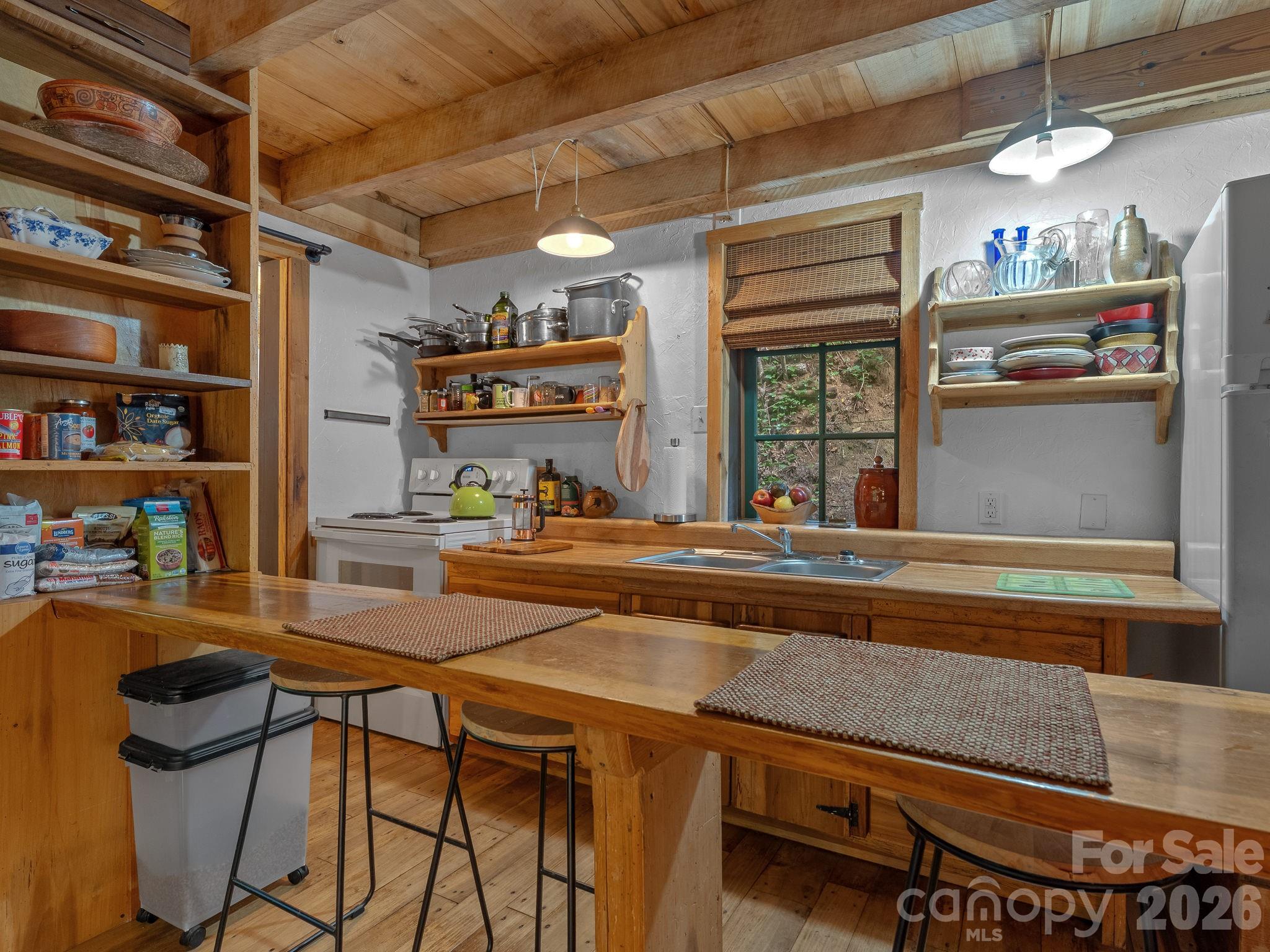 1051 Frost Road Property Photo 7