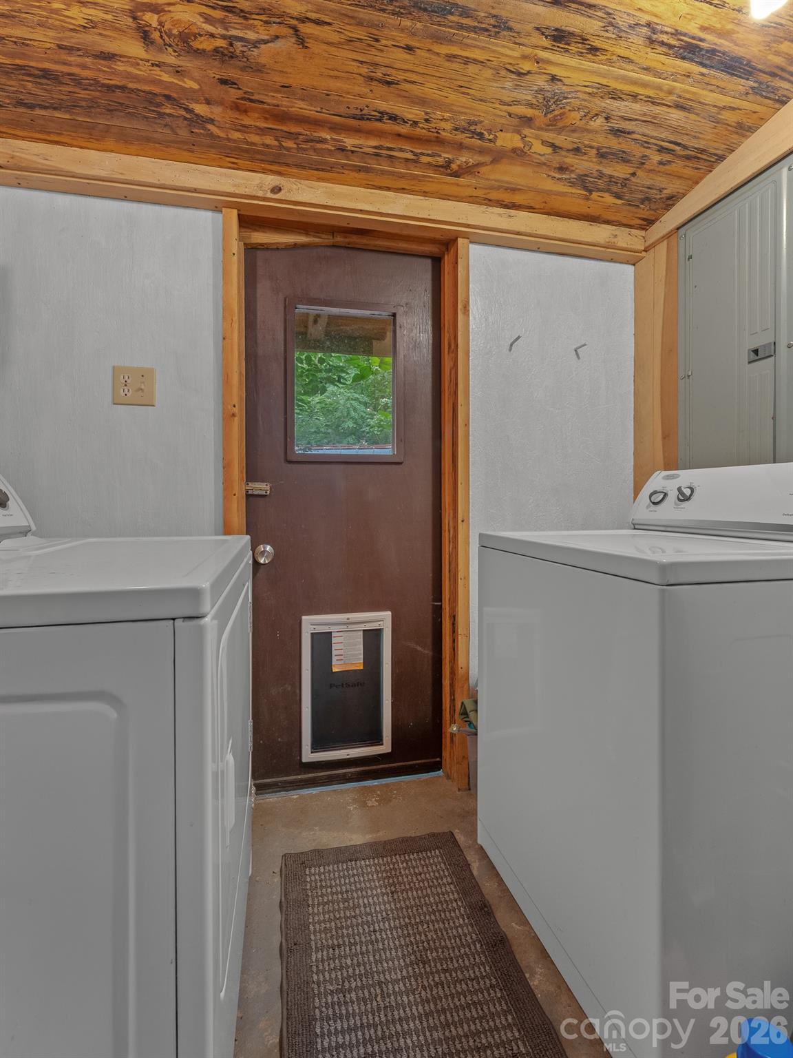 1051 Frost Road Property Photo 9