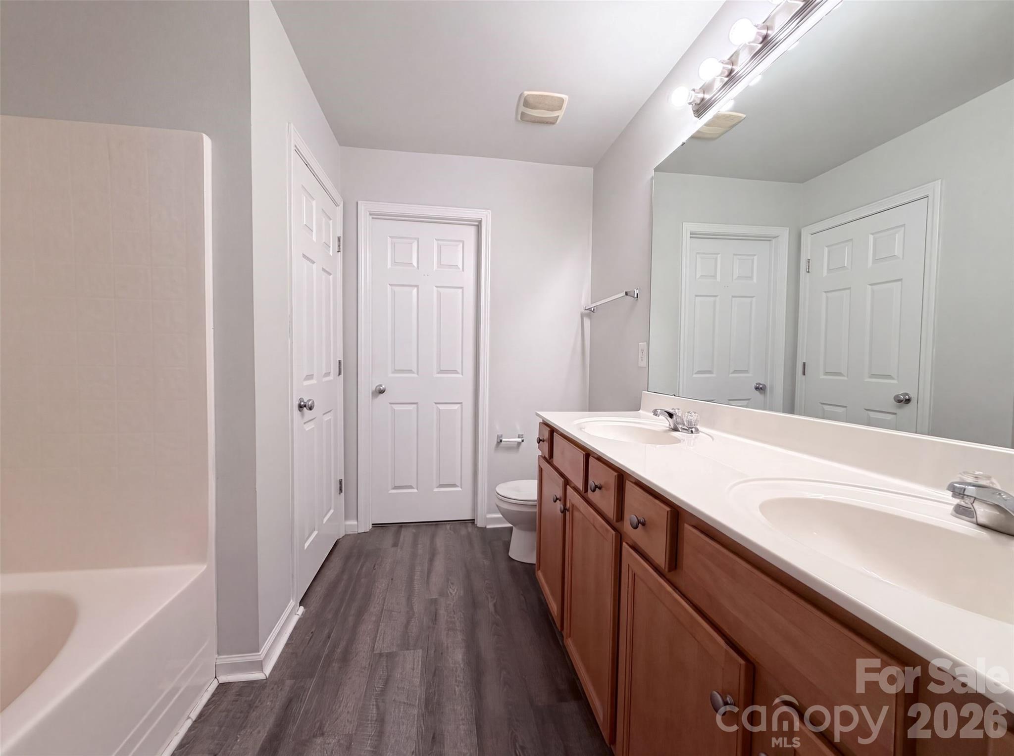 127 Edgington Street Property Photo 6