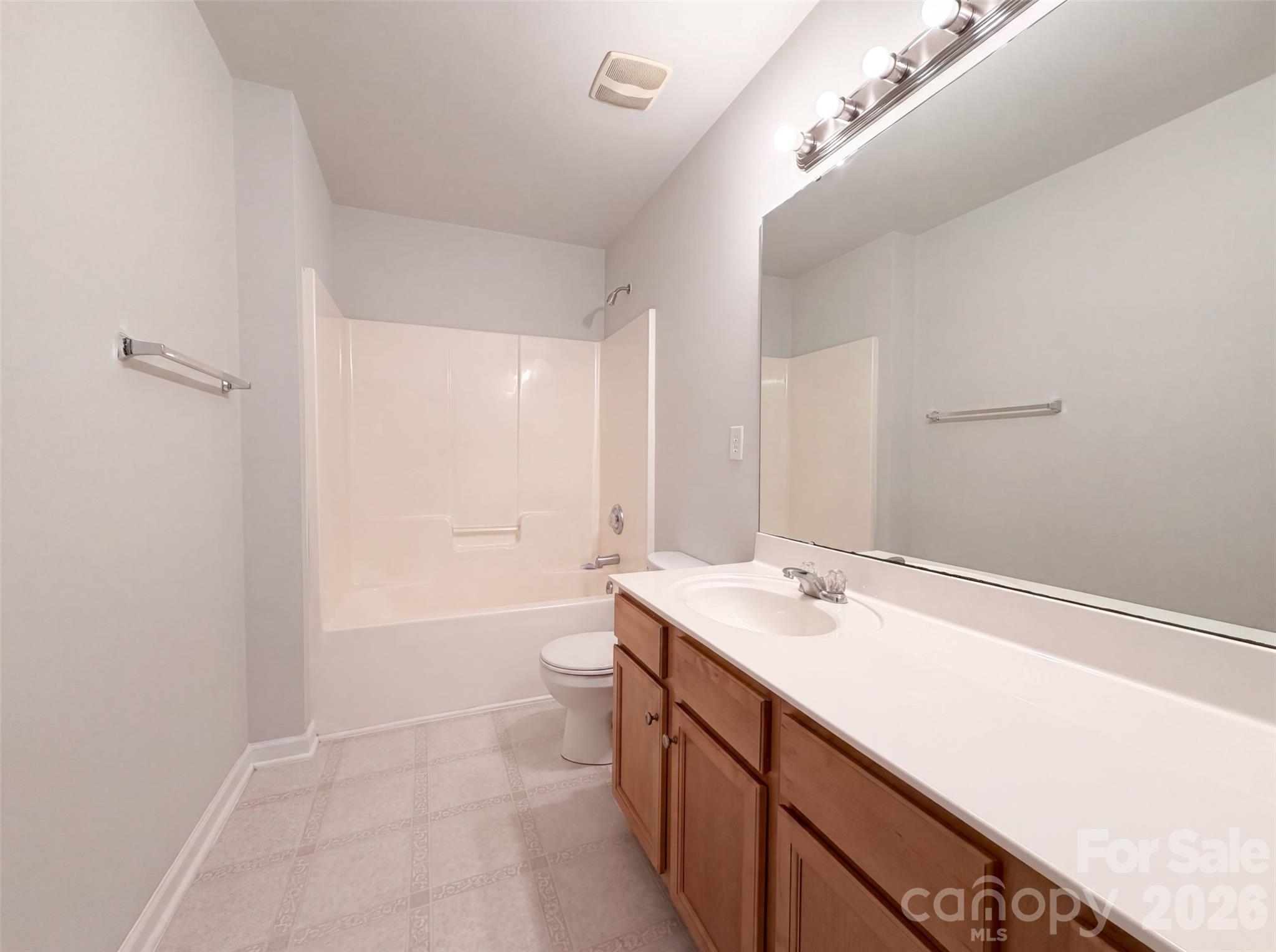 127 Edgington Street Property Photo 7