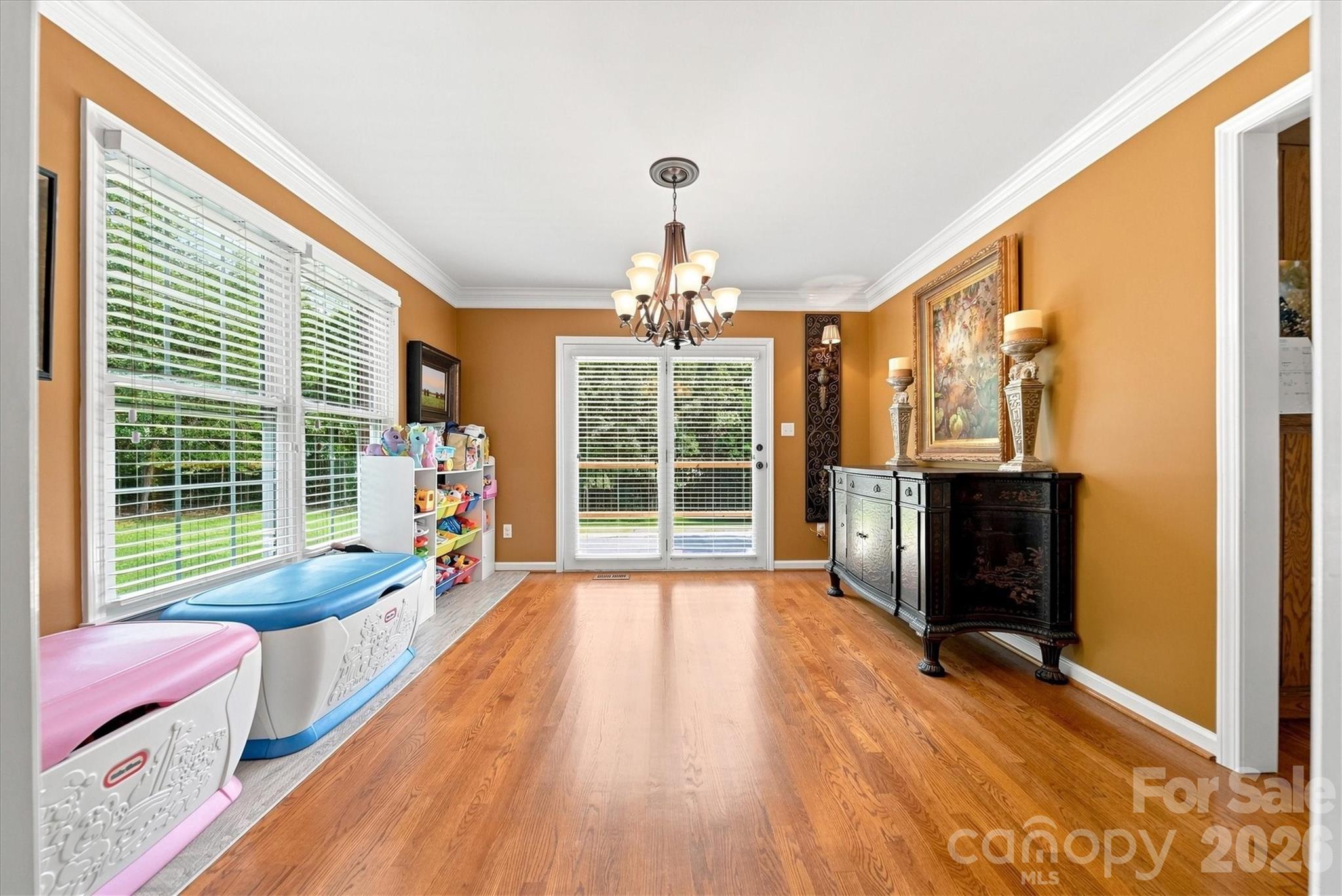 85 Charleston Court Property Photo 11