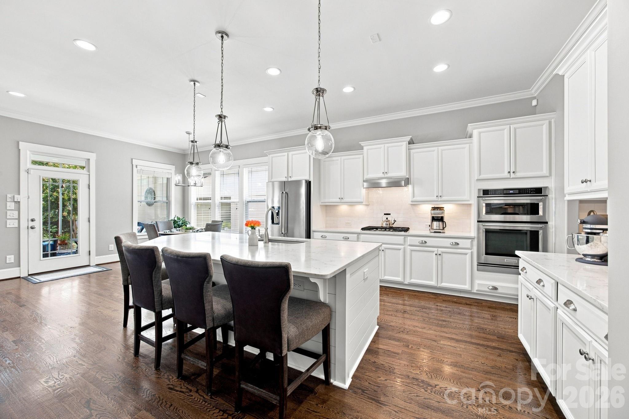 11811 Bradford Park Drive Property Photo 8