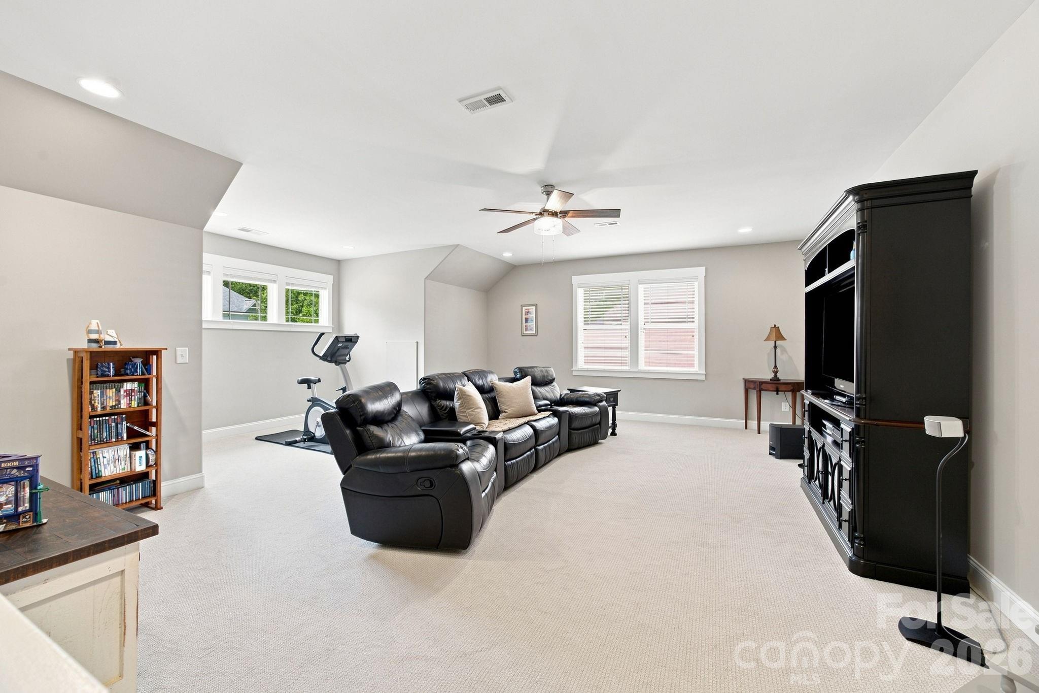 11811 Bradford Park Drive Property Photo 37