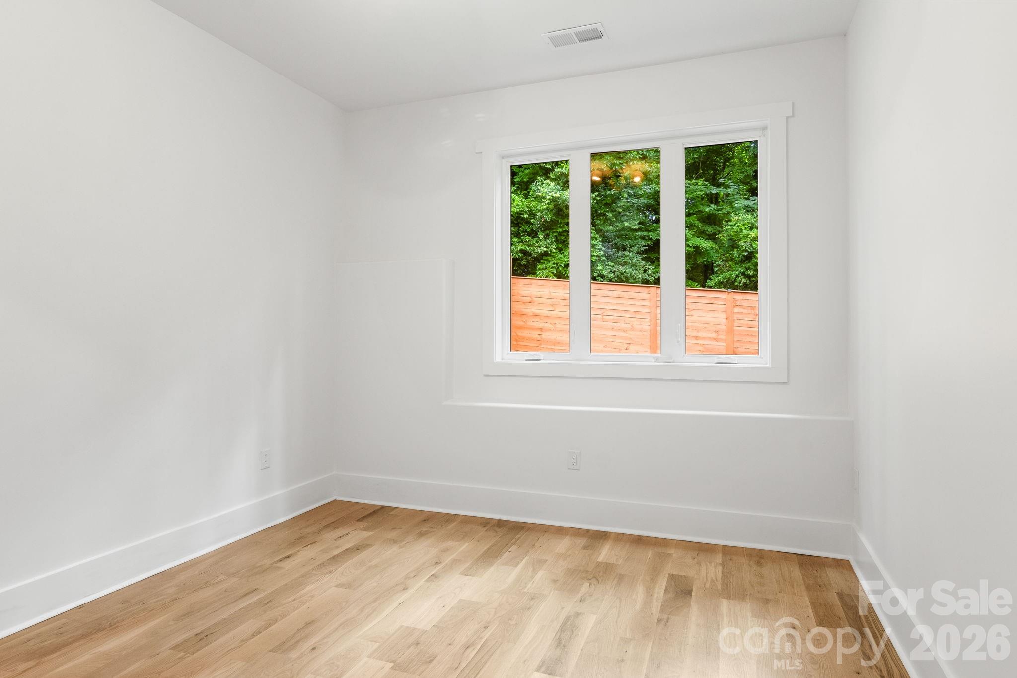 809 Crater Street Property Photo 33