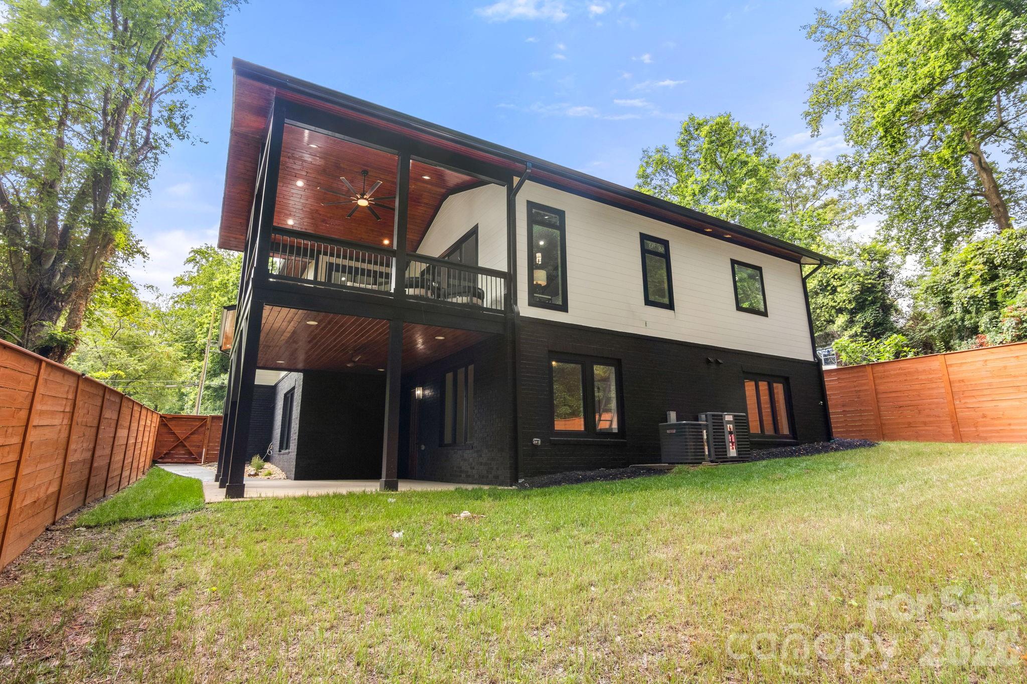 809 Crater Street Property Photo 35
