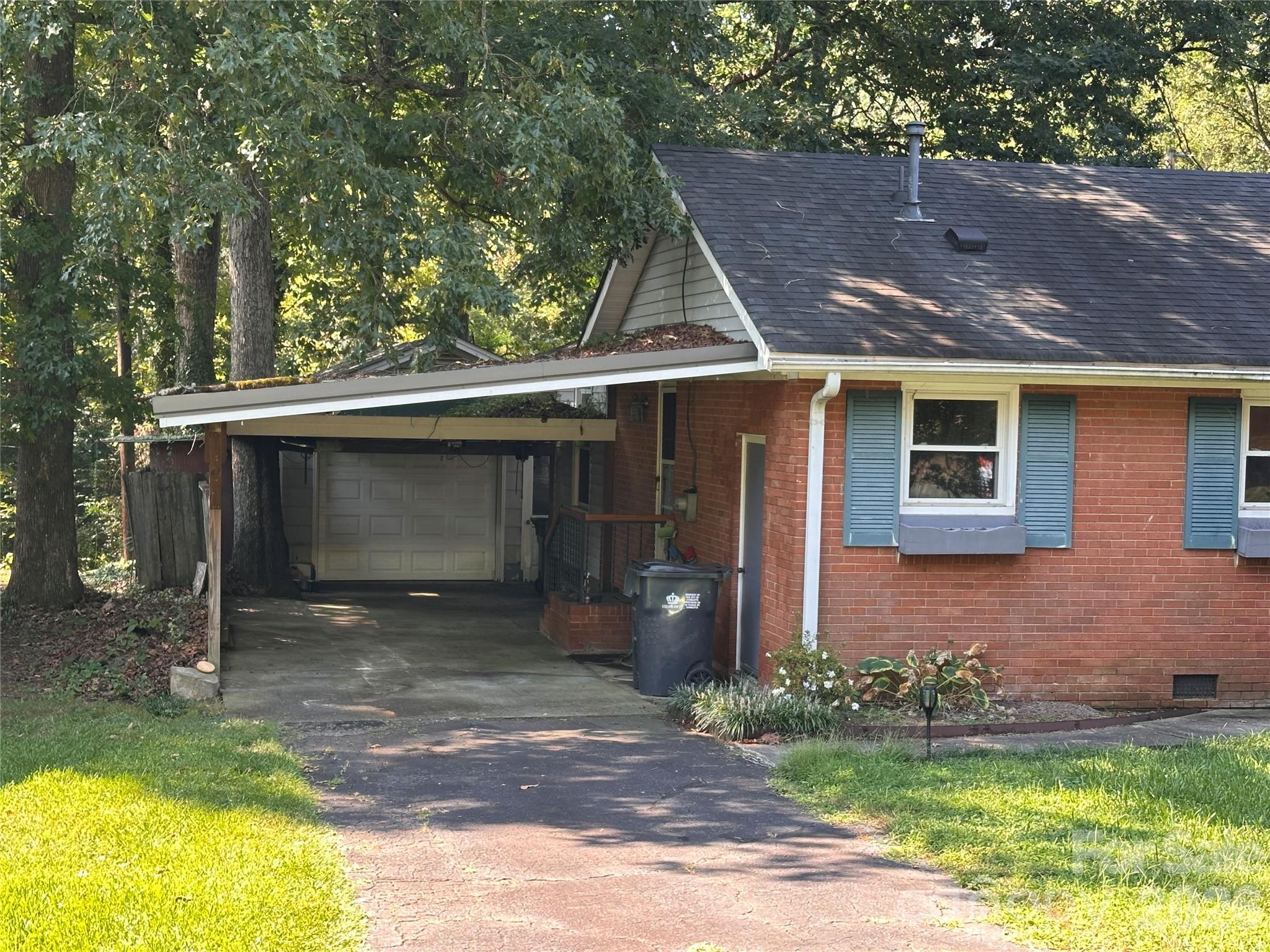 7216 Lockmont Drive Property Photo 2