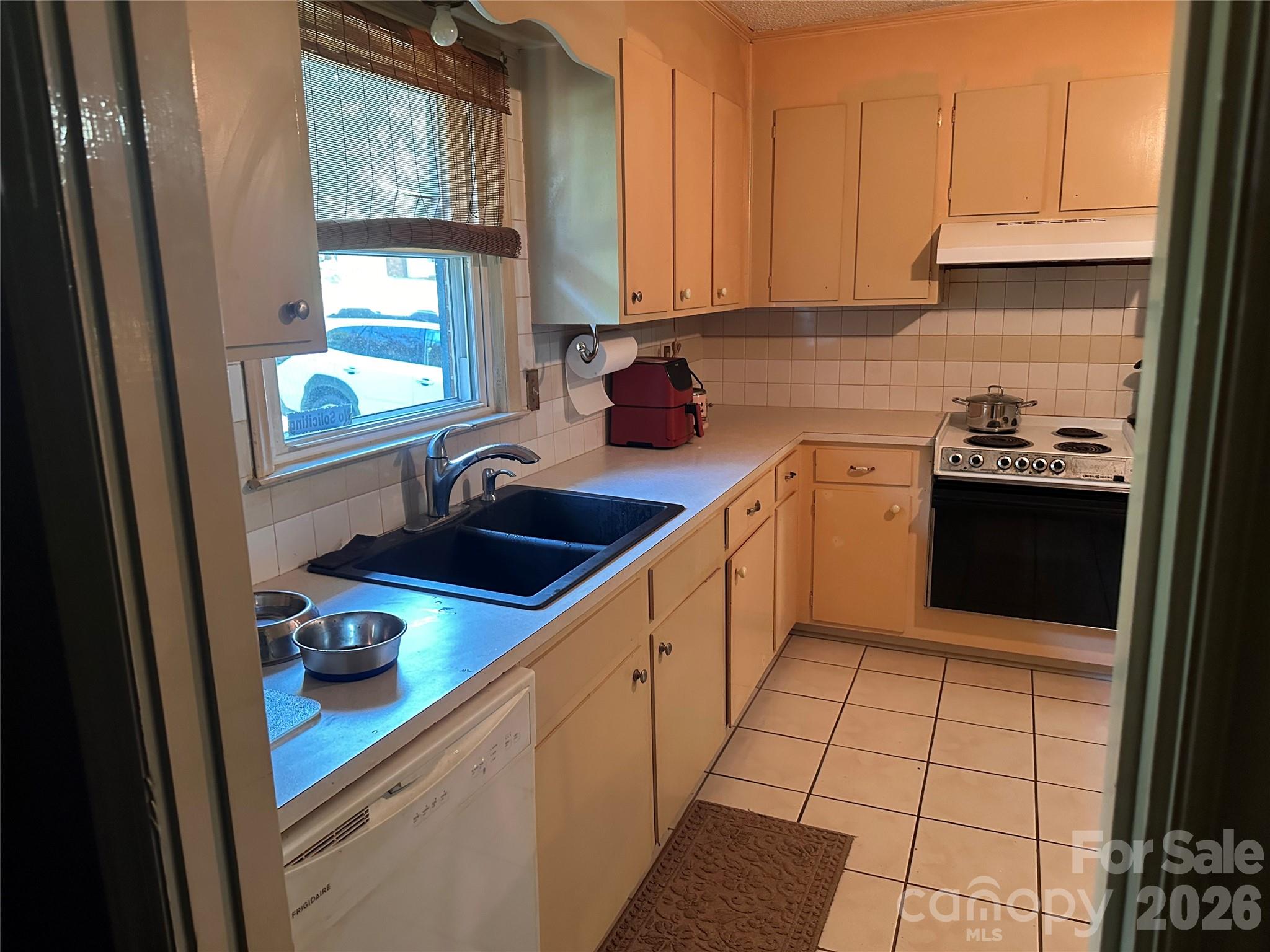 7216 Lockmont Drive Property Photo 5