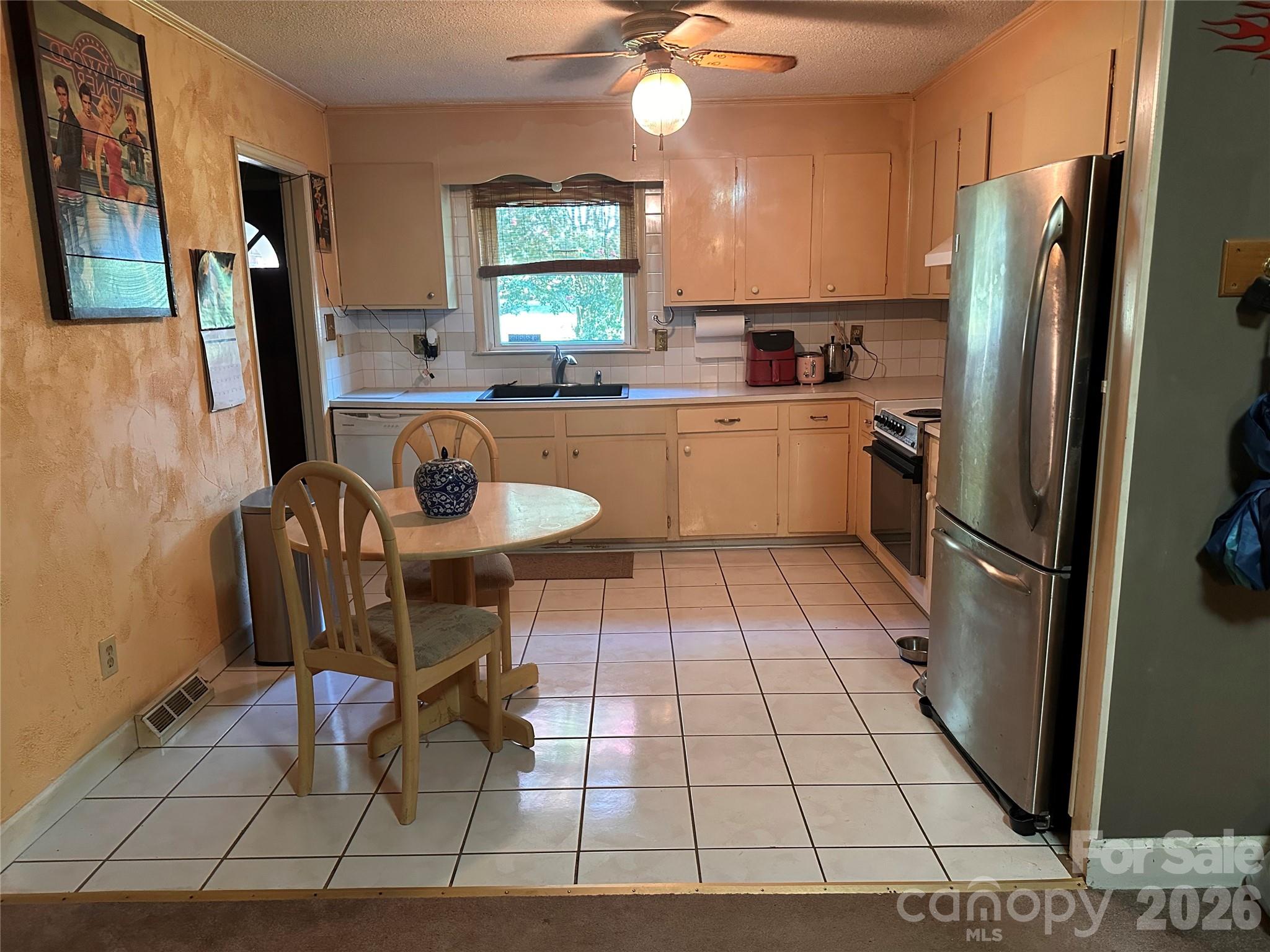 7216 Lockmont Drive Property Photo 7