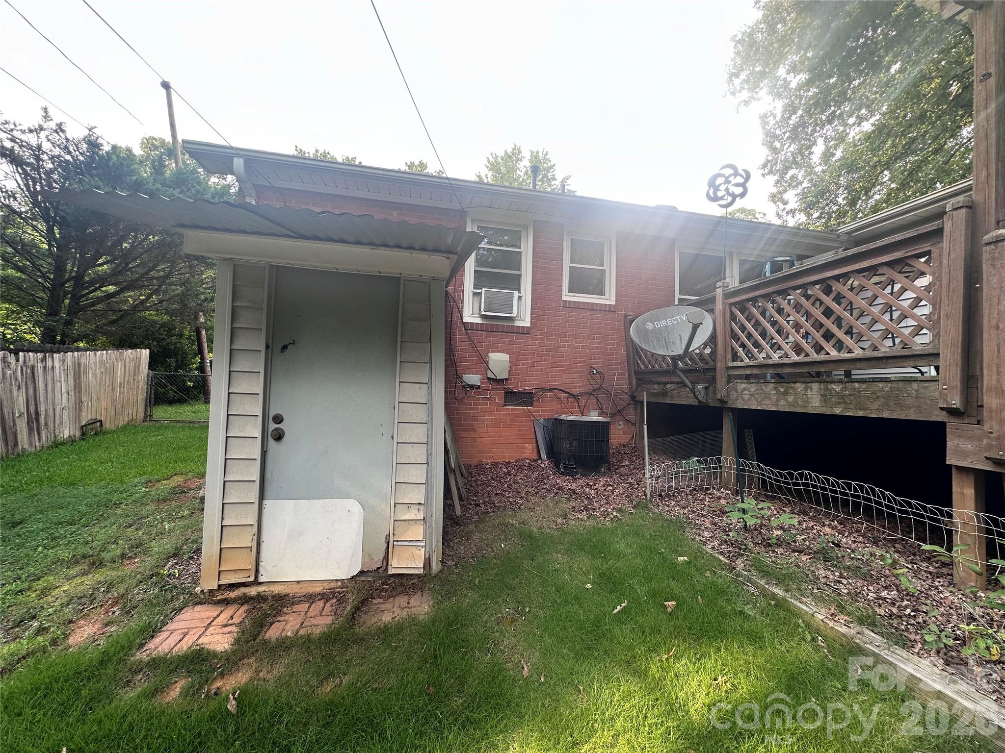 7216 Lockmont Drive Property Photo 8