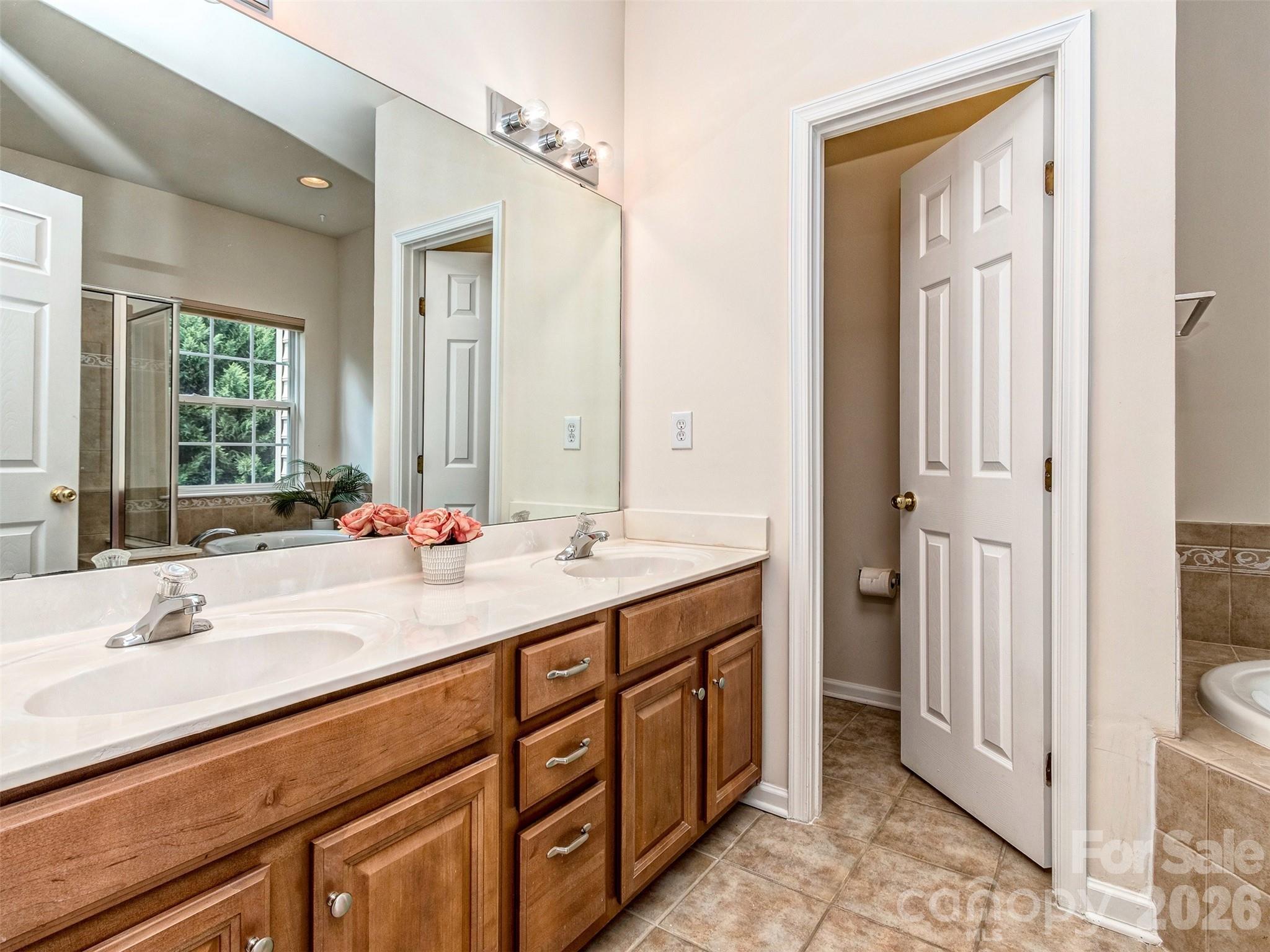 4308 Park South Station Boulevard Property Photo 18