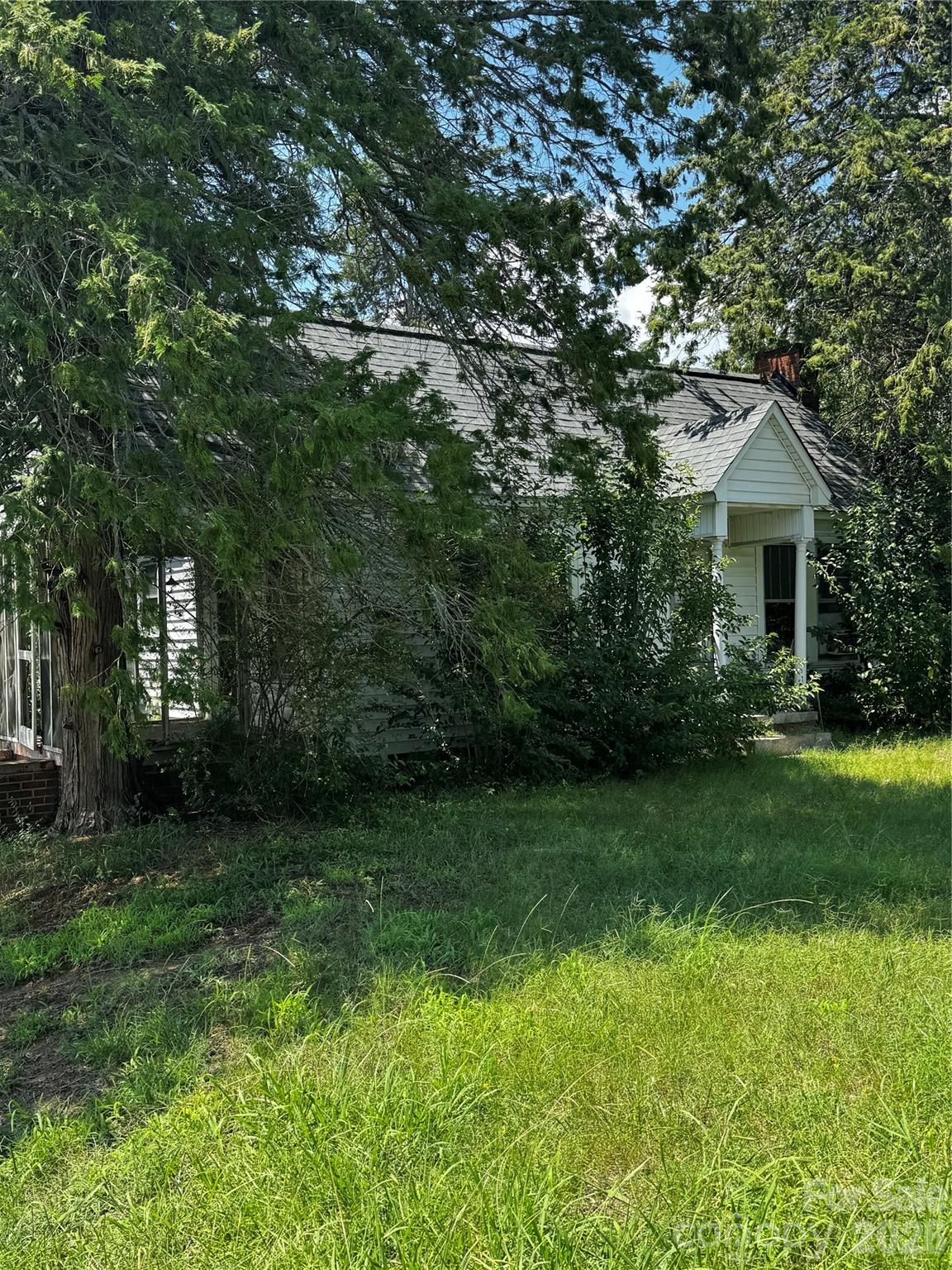 2811 N Main Street Property Photo 1