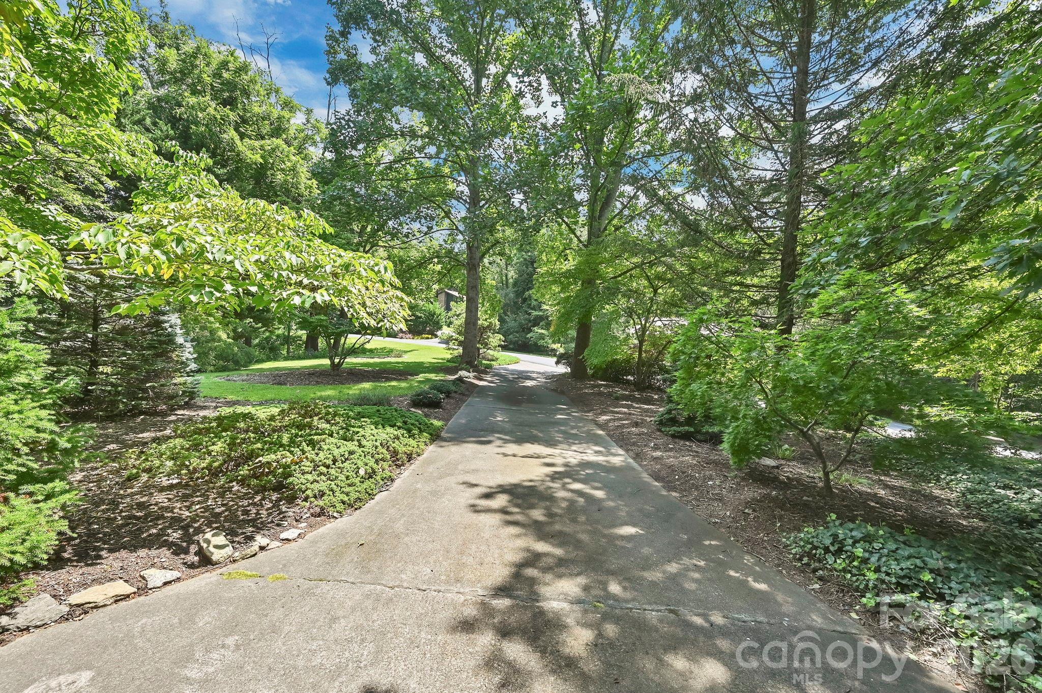 30 Nichols Hill Drive Property Photo 4