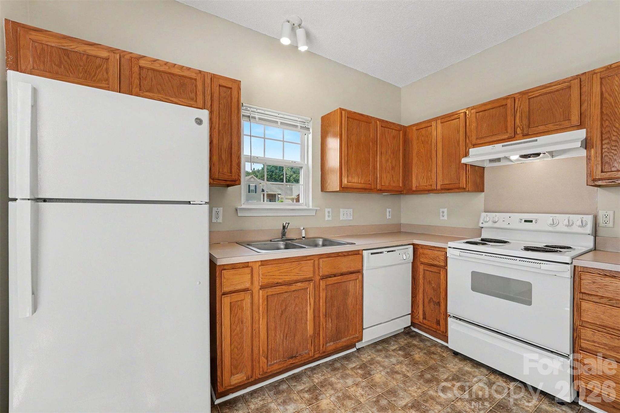 9327 Kimmel Lane Property Photo 4
