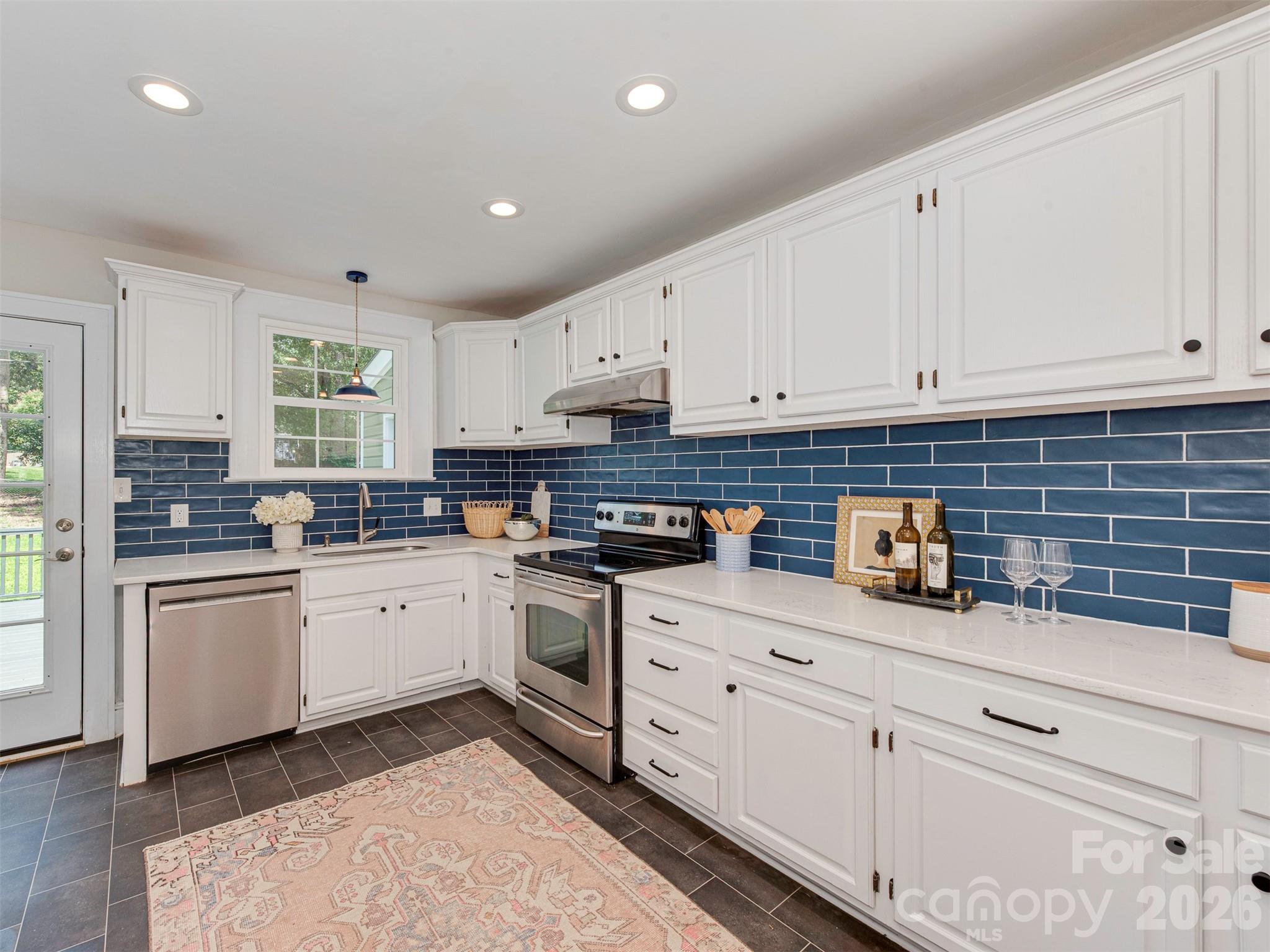 1323 Goodwin Avenue Property Photo 8