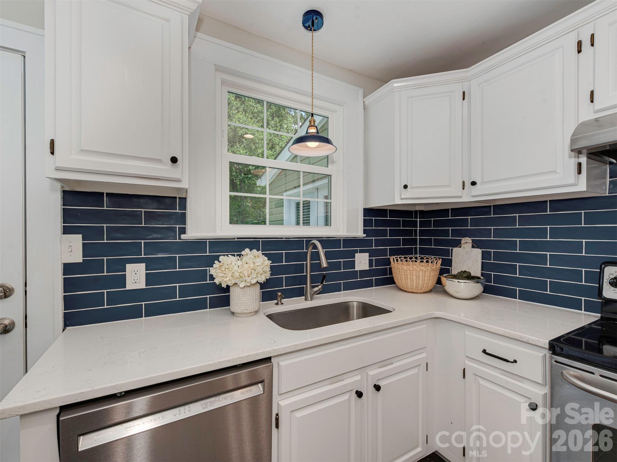 1323 Goodwin Avenue Property Photo 10