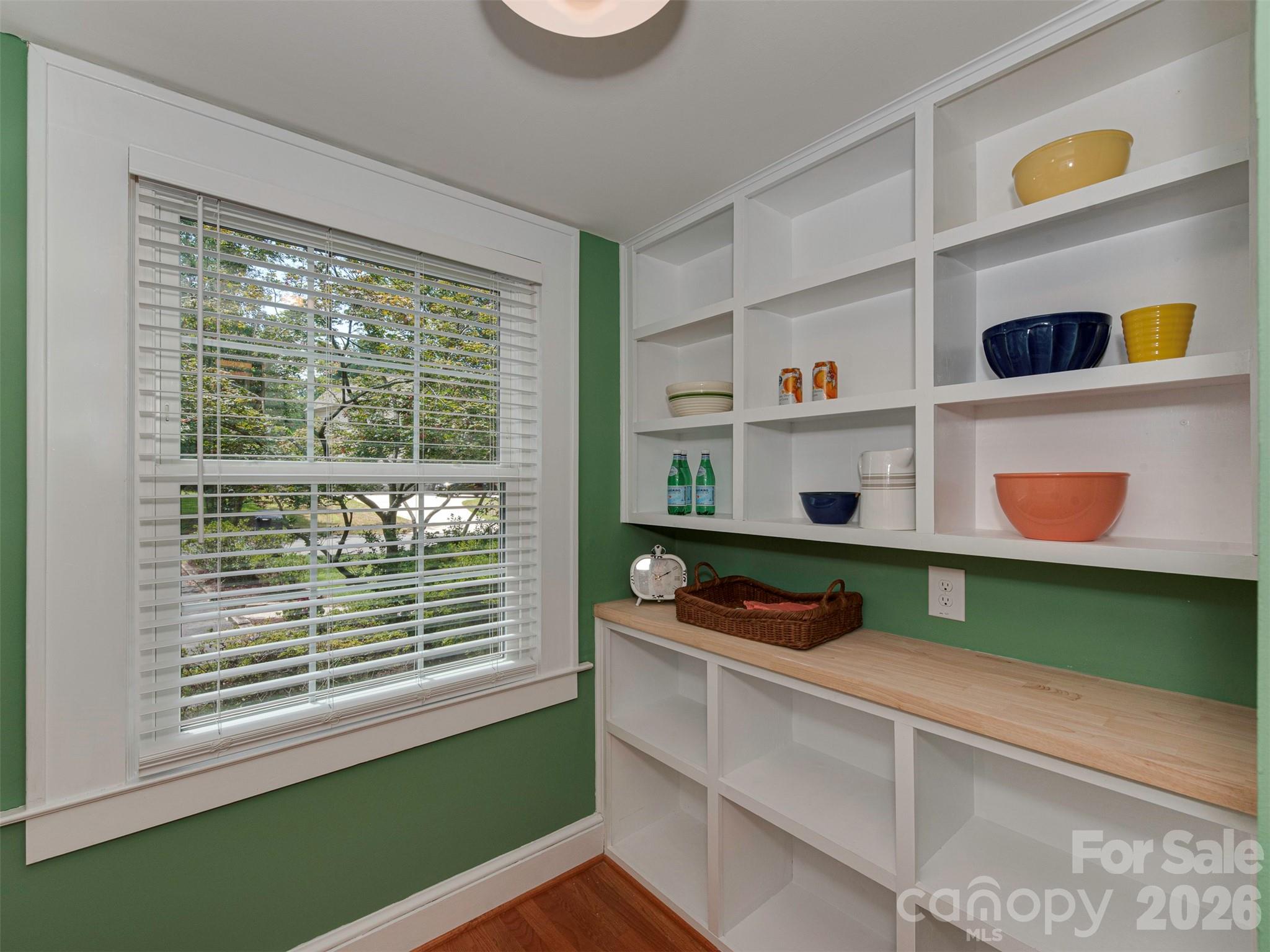 1323 Goodwin Avenue Property Photo 12