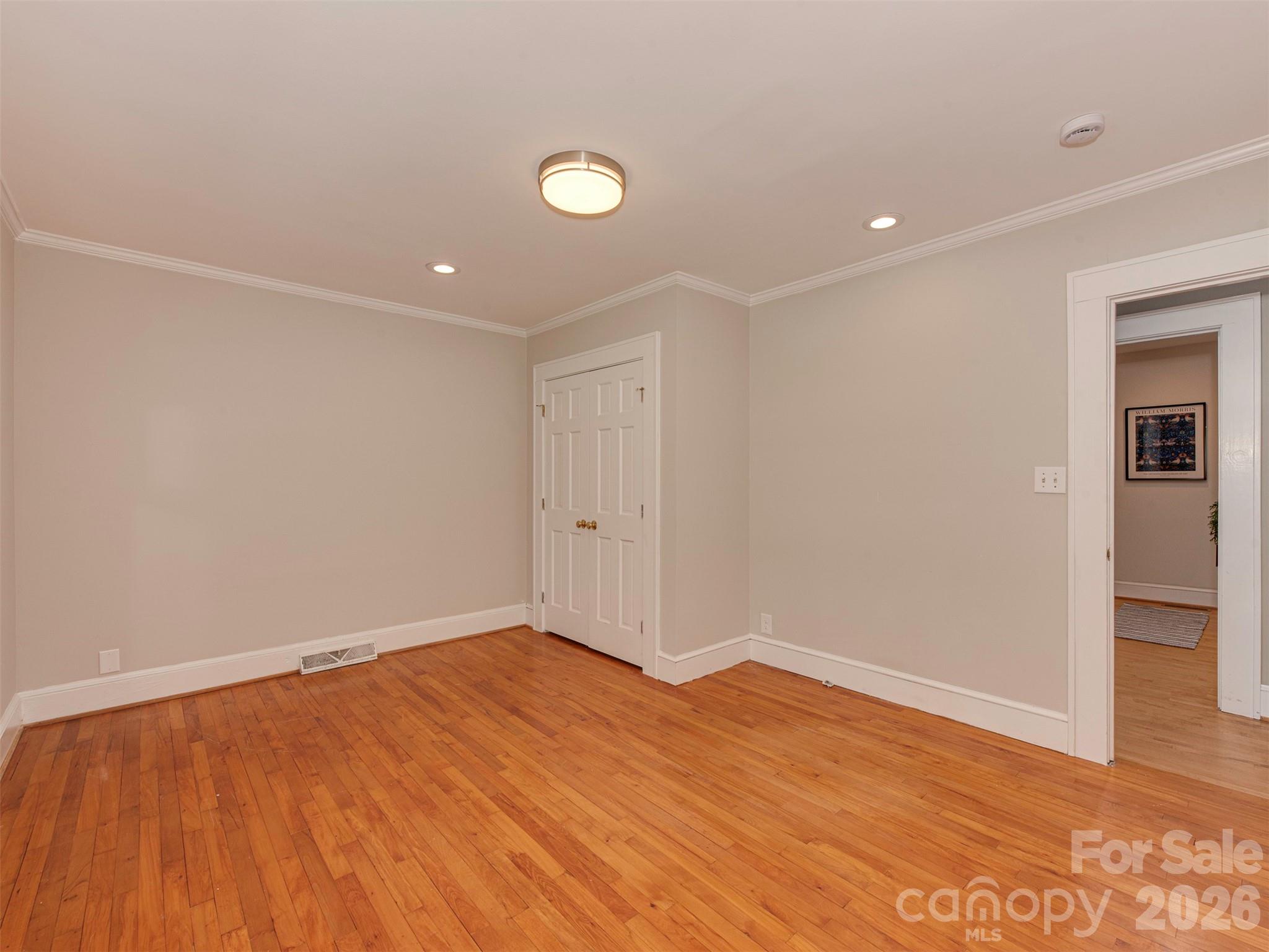 1323 Goodwin Avenue Property Photo 30