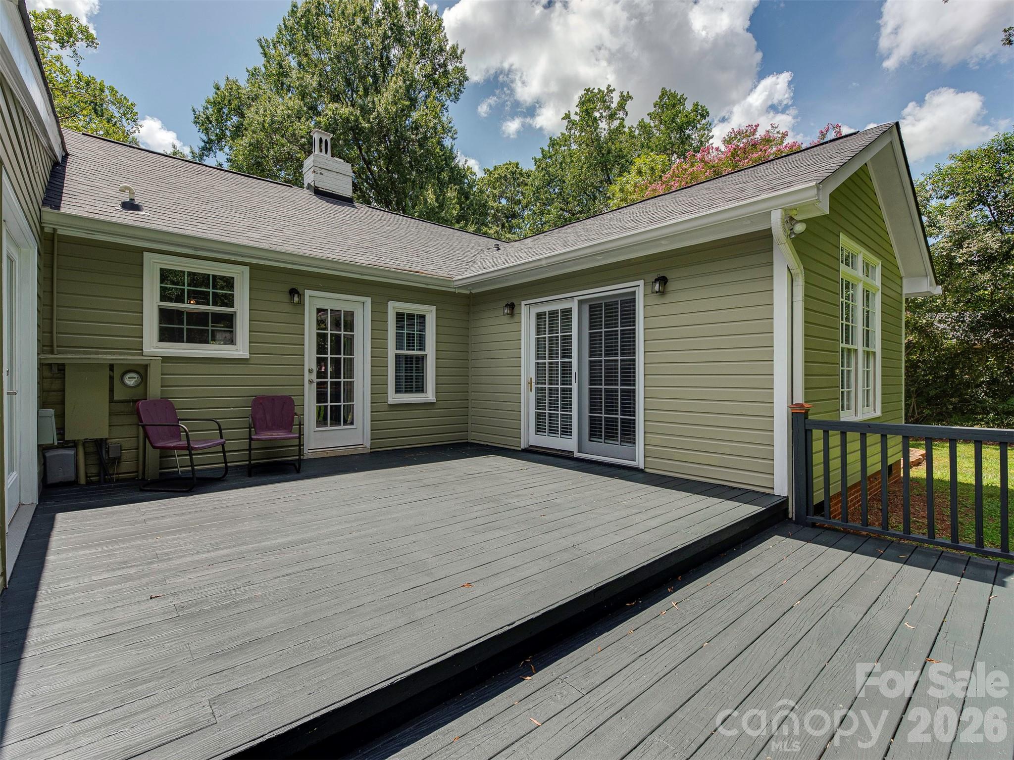 1323 Goodwin Avenue Property Photo 39