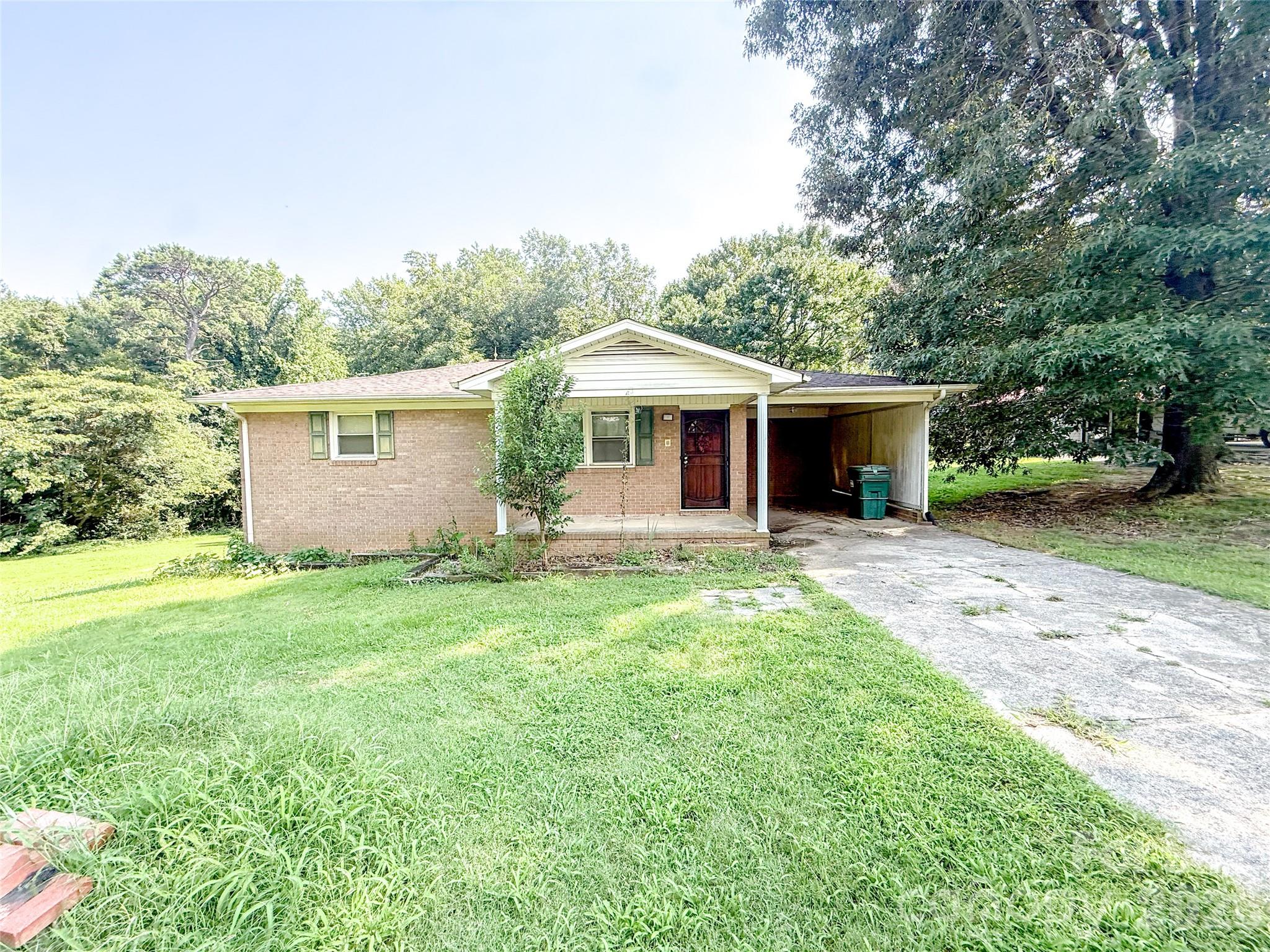 2406 Dale Street Property Photo 1