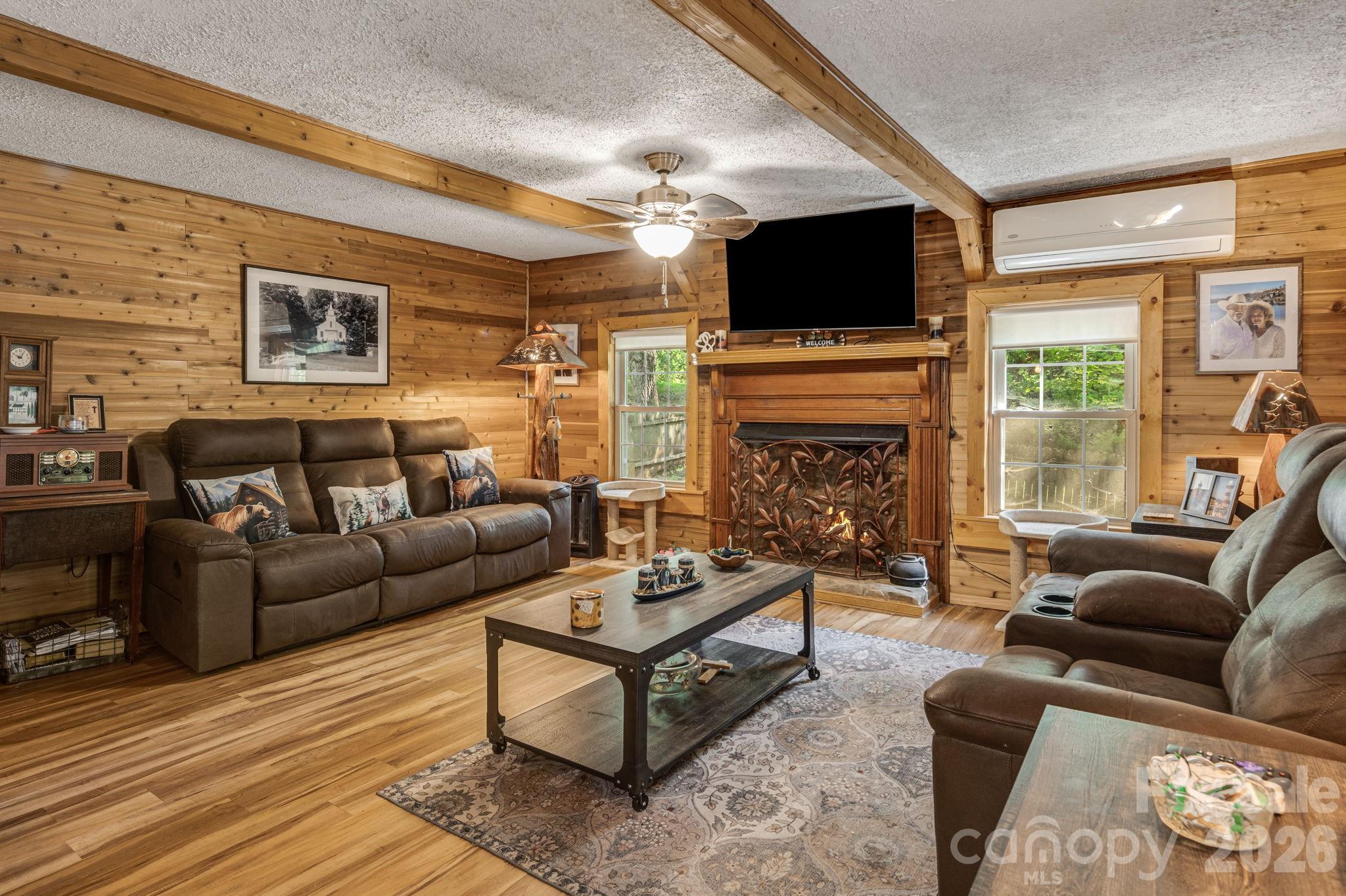 242 Whitney Boulevard Property Photo 5