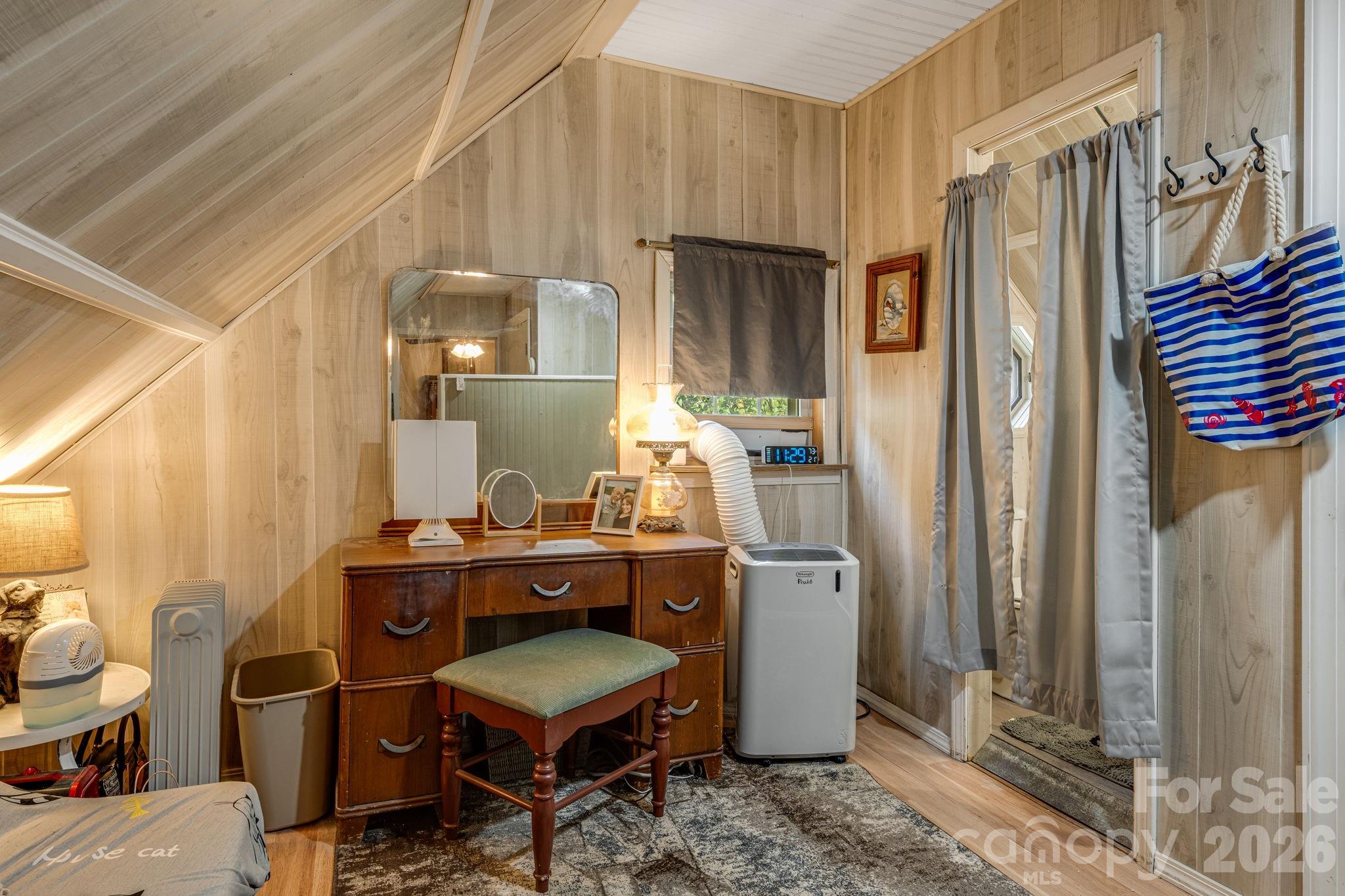 242 Whitney Boulevard Property Photo 12