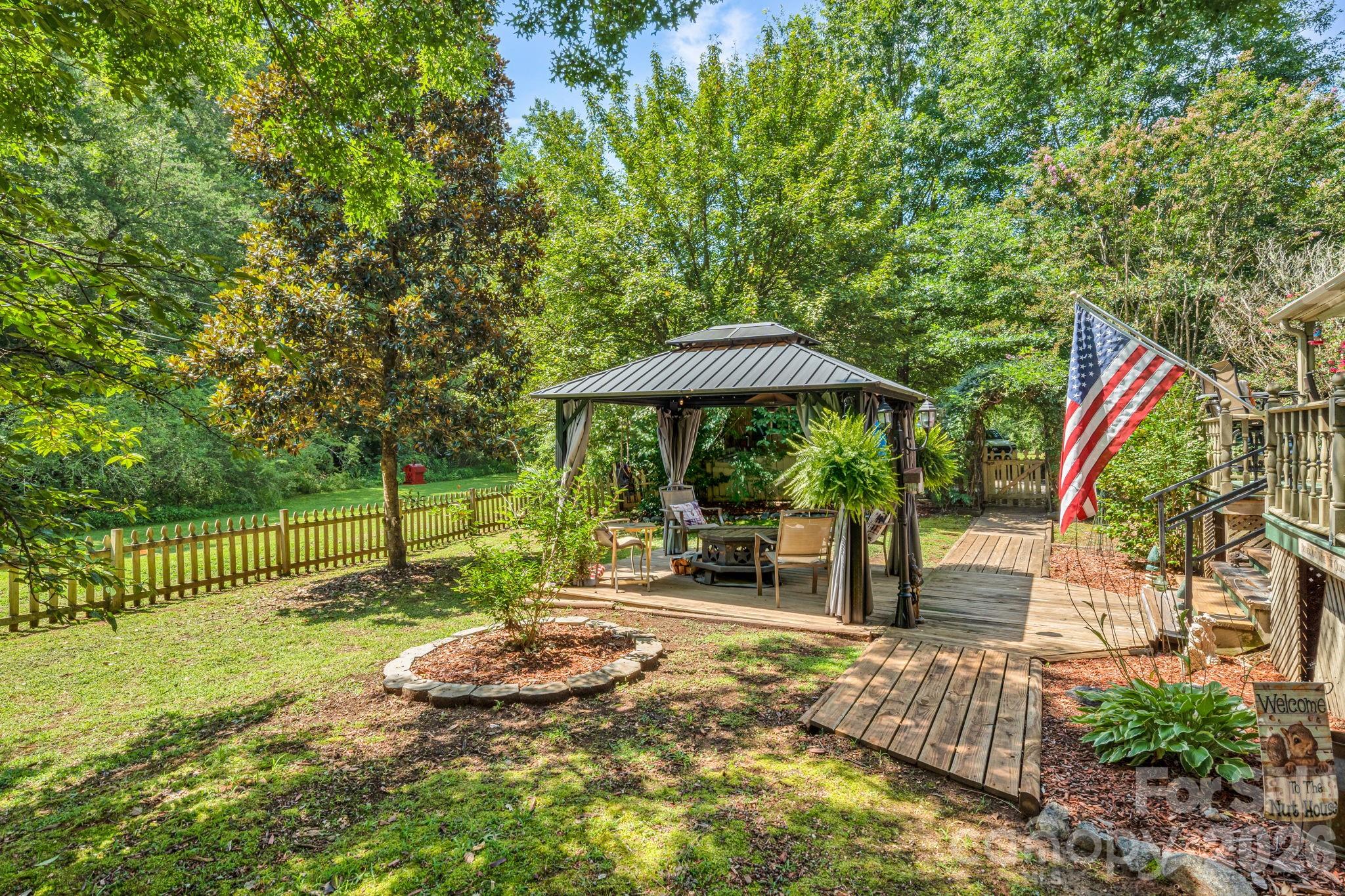 242 Whitney Boulevard Property Photo 21