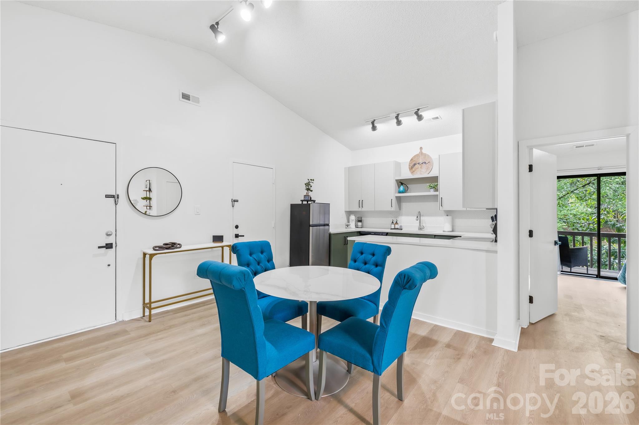 4130 Charlotte Highway C Property Photo 6