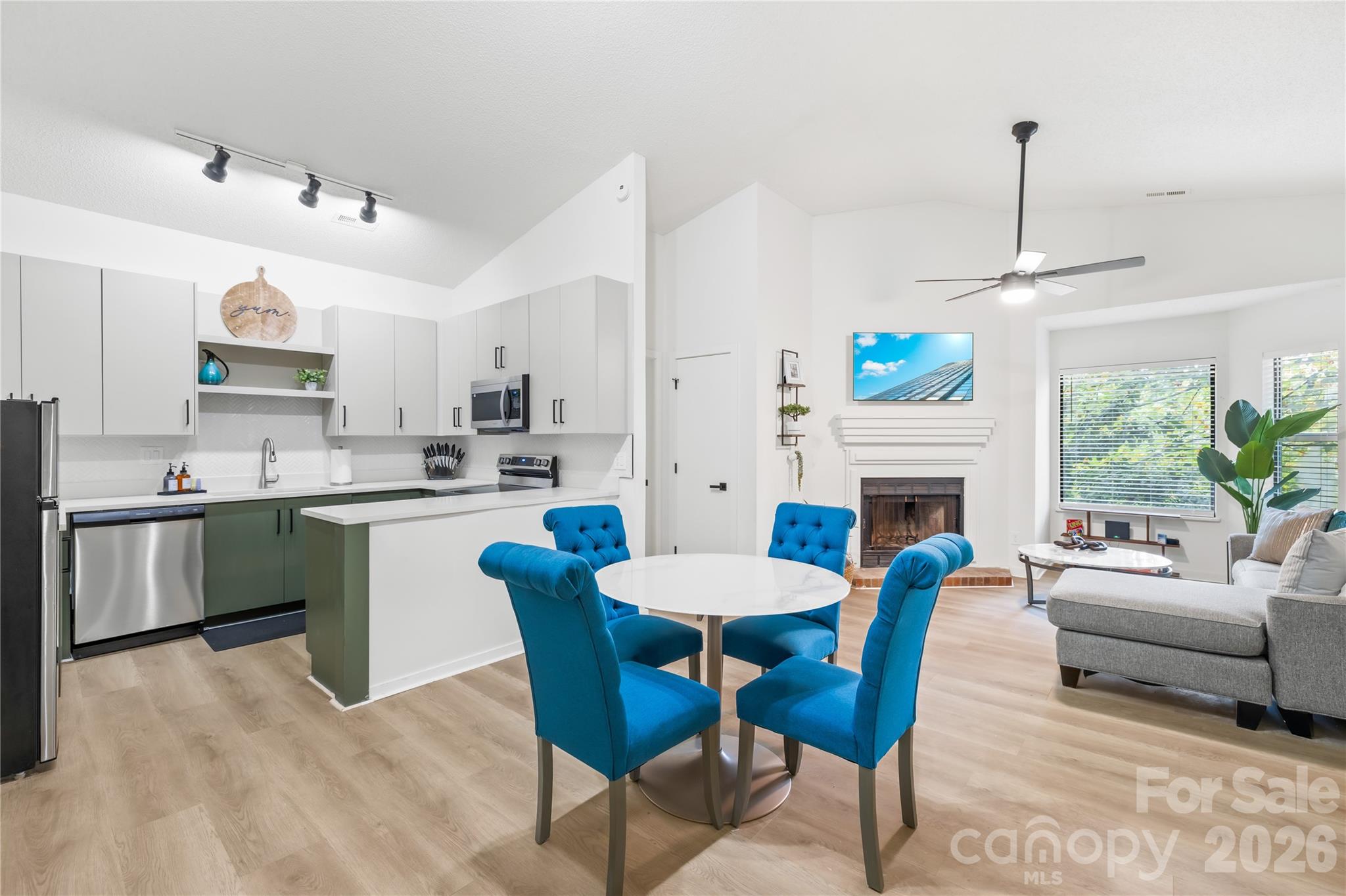 4130 Charlotte Highway C Property Photo 7