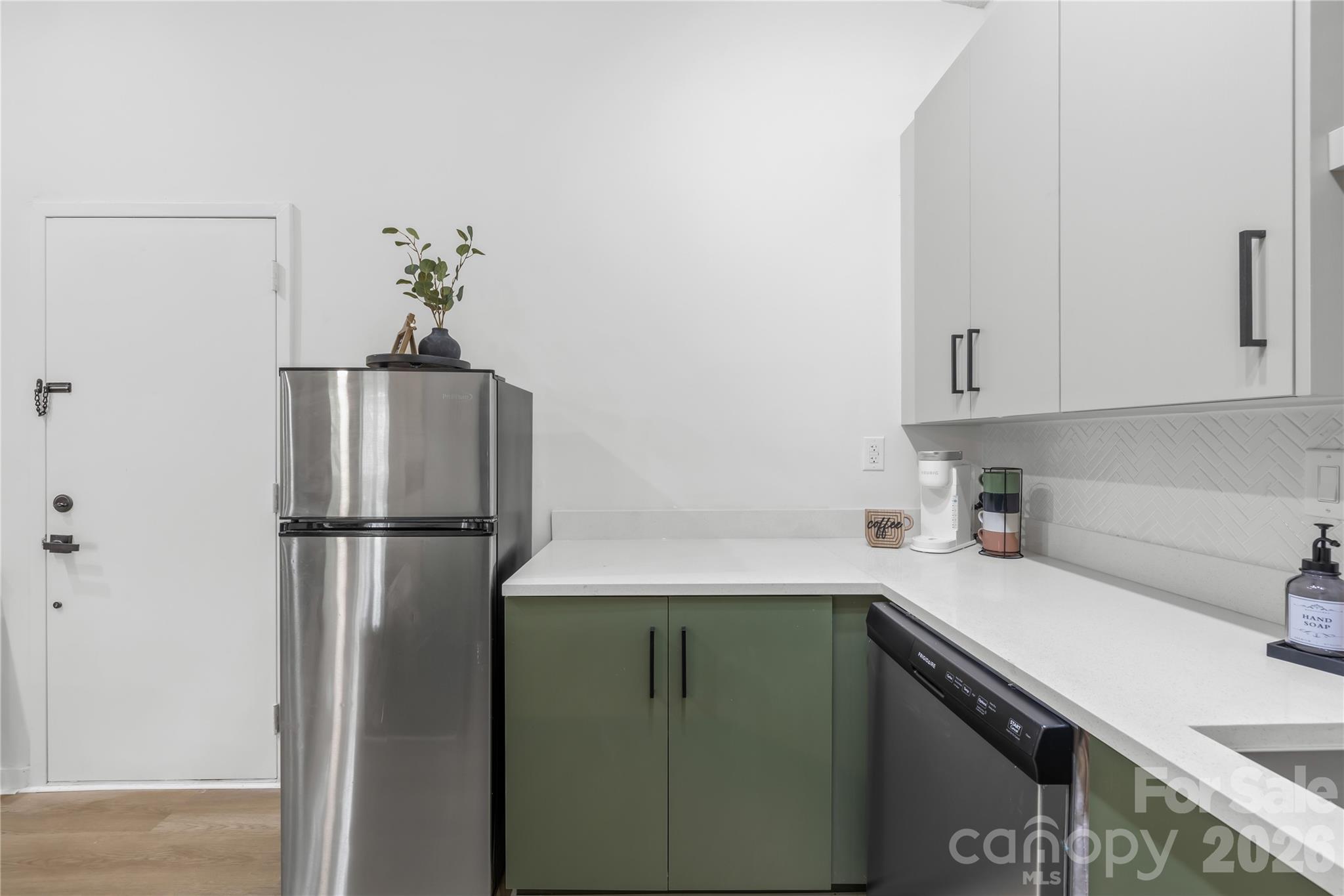 4130 Charlotte Highway C Property Photo 8