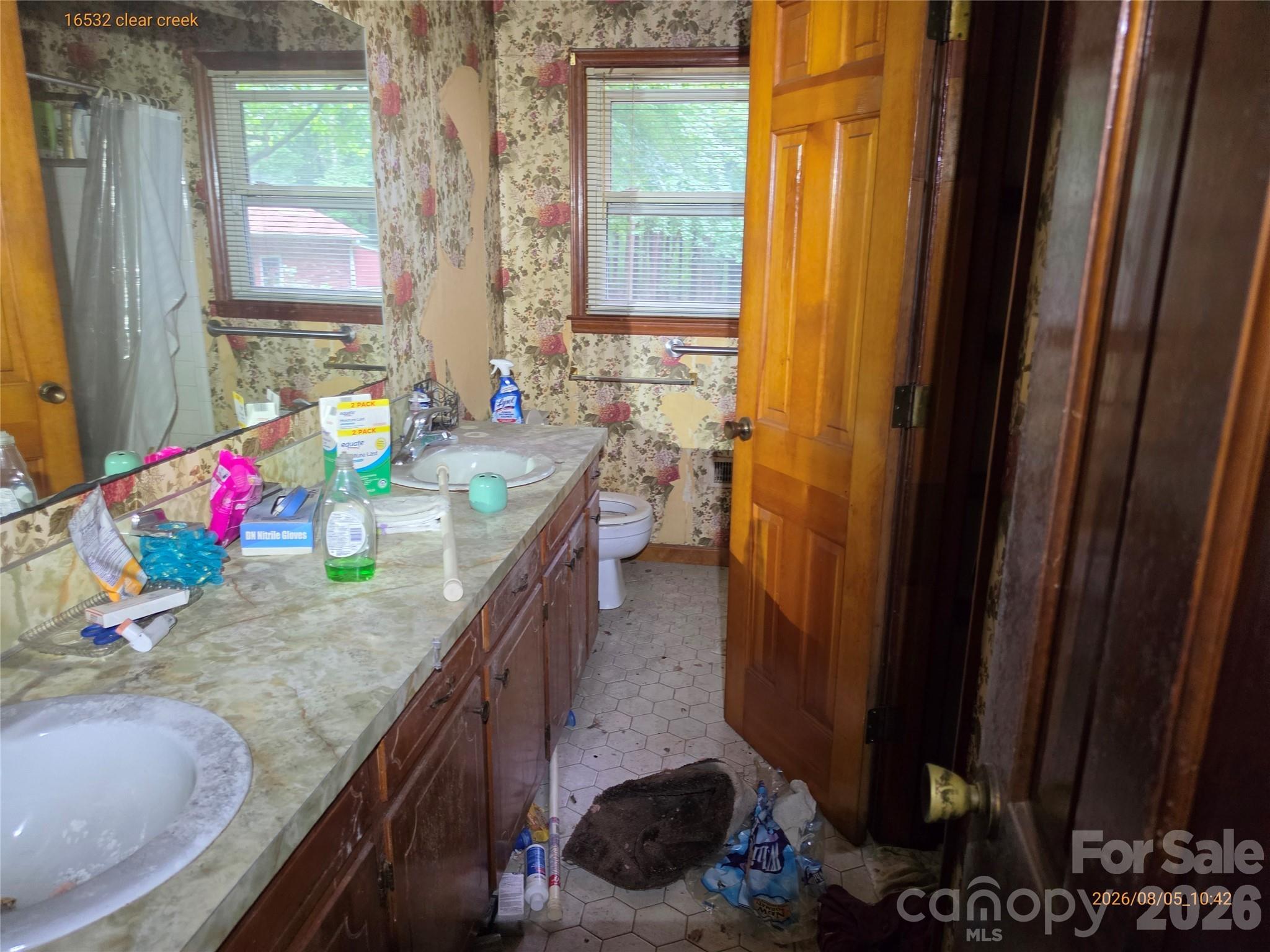 16532 Clear Creek Drive Property Photo 14