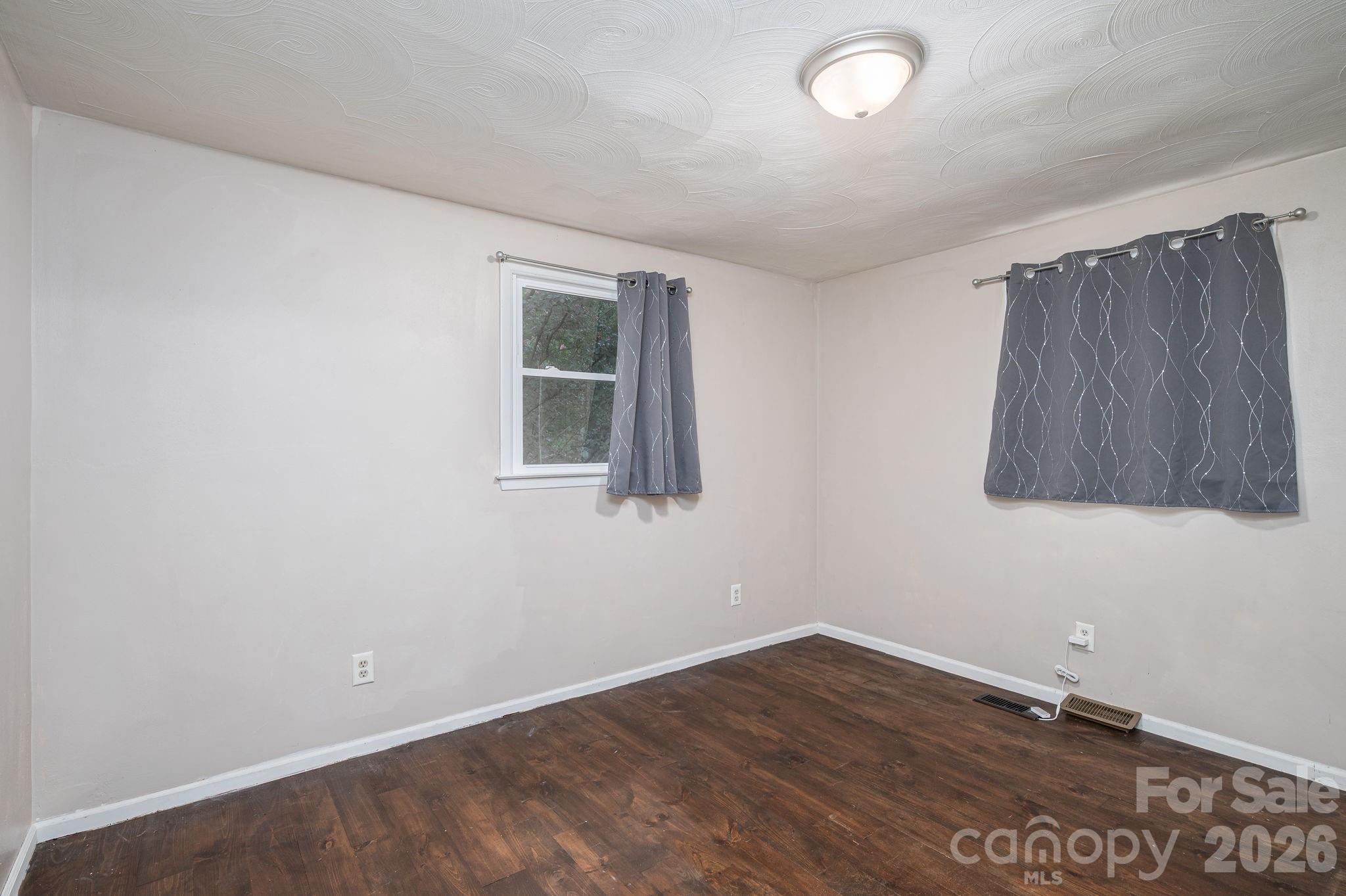 1369 Chancellor Drive Property Photo 9