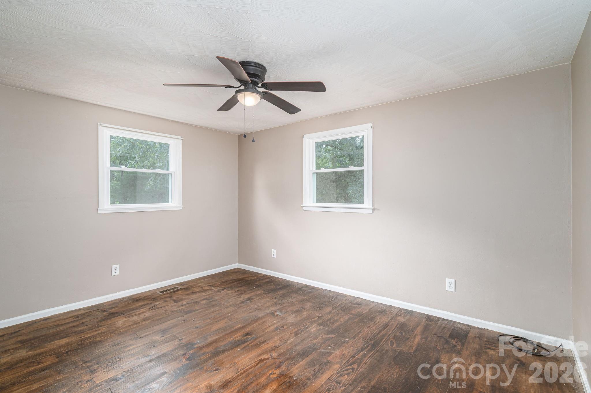 1369 Chancellor Drive Property Photo 12